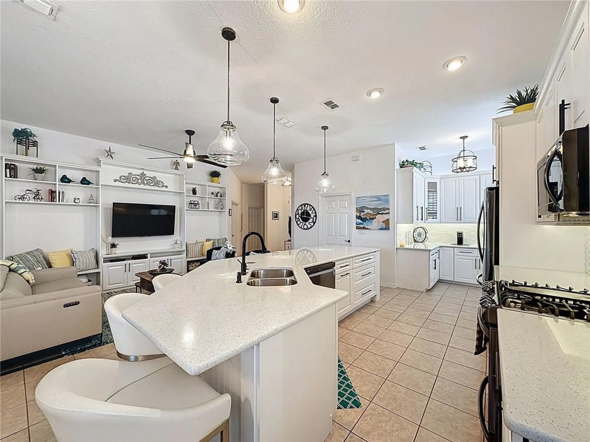 Property Slideshow image 18 of 78 | 135 crepe myrtle dr, Groveland, FL, 34736