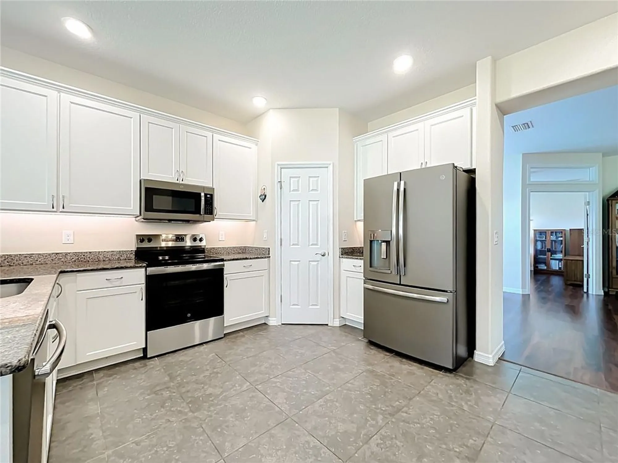 Property Slideshow image 18 of 69 | 26812 augusta springs cir, Leesburg, FL, 34748