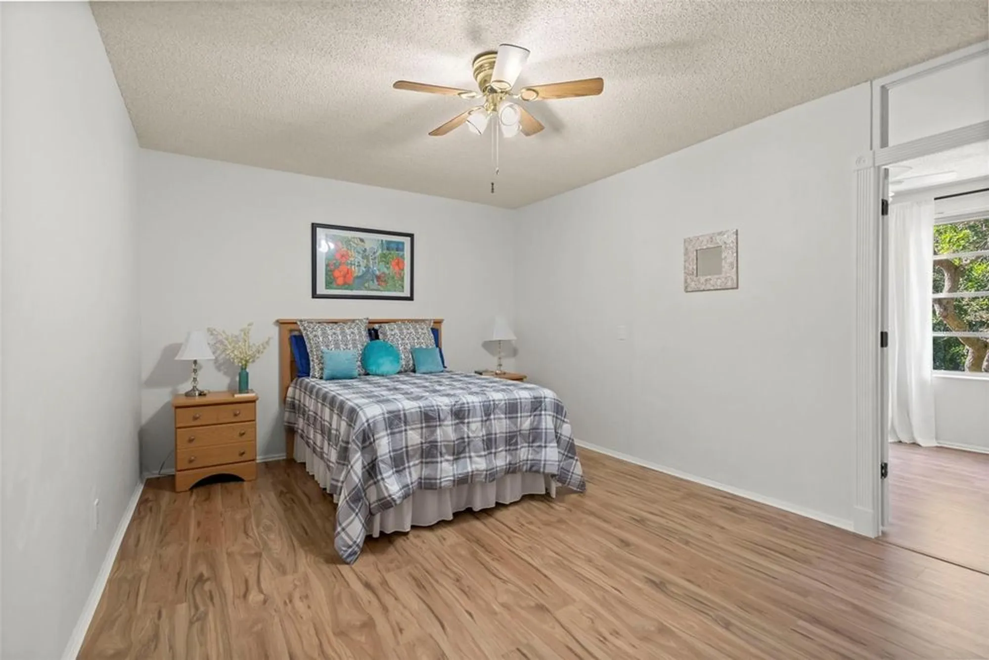 Property Slideshow image 15 of 41 | 2331 finlandia ln apt 53, Clearwater, FL, 33763