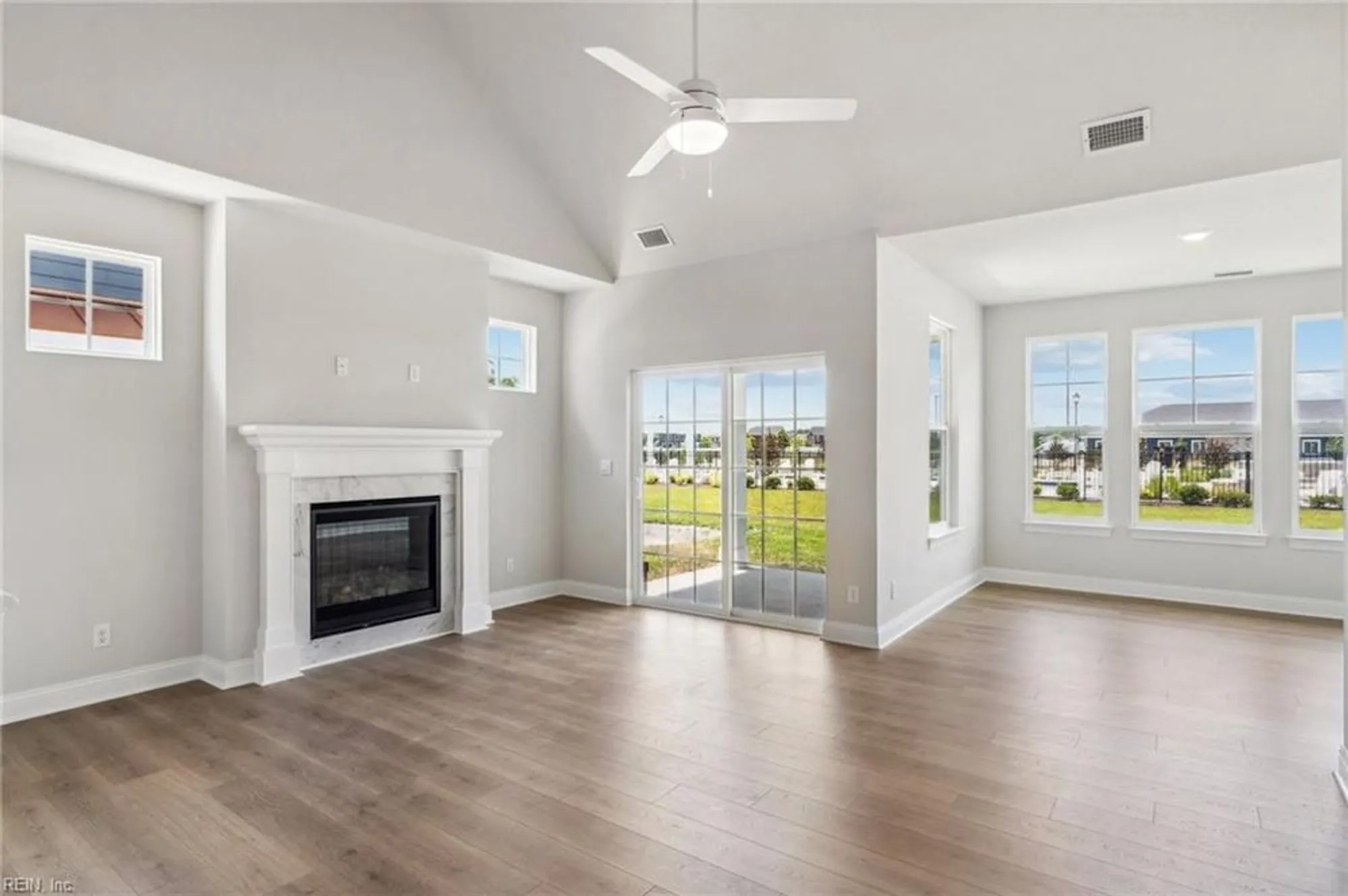 Property Slideshow image 11 of 27 | 2028 munro ln, Chesapeake, VA, 23322