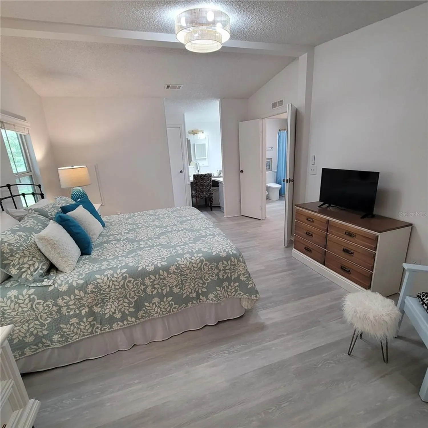 Property Slideshow image 7 of 25 | 1507 e schwartz blvd, Lady Lake, FL, 32159