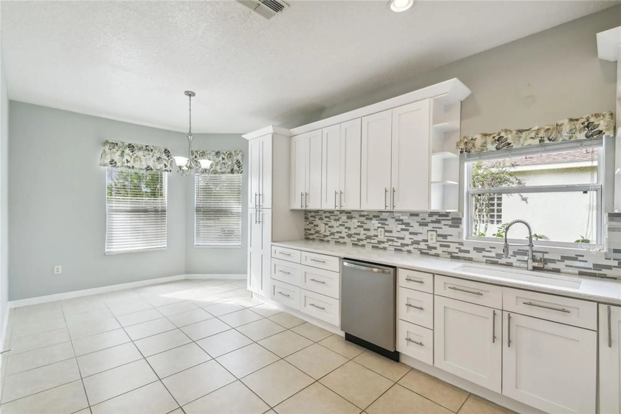 Property Slideshow image 16 of 47 | 540 genoa dr, Poinciana, FL, 34759
