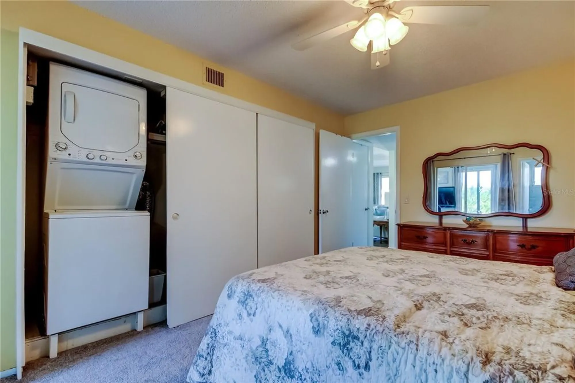 Property Slideshow image 31 of 75 | 2457 ecuadorian way apt 57, Clearwater, FL, 33763