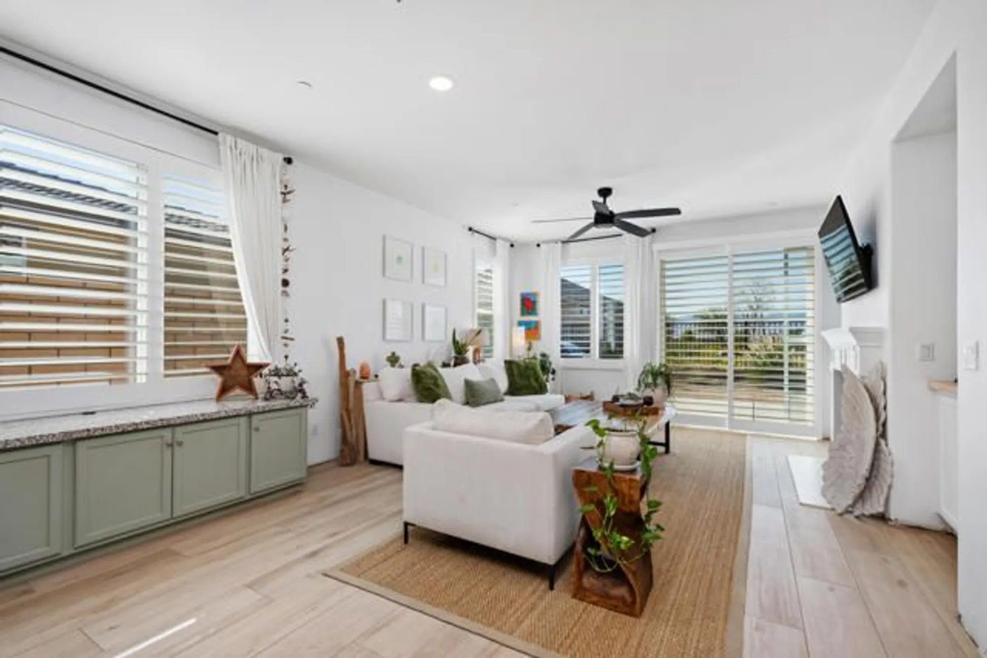 Property Slideshow image 11 of 44 | 85413 giorno ct, Indio, CA, 92203