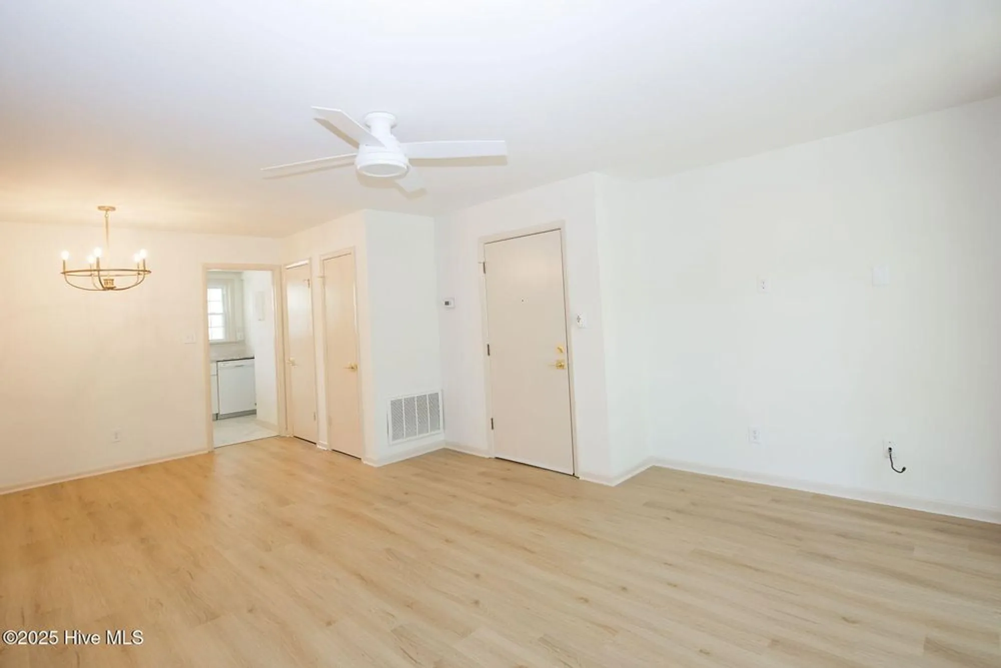 Property Slideshow image 10 of 28 | 317 driftwood cir unit b, Southern Pines, NC, 28387