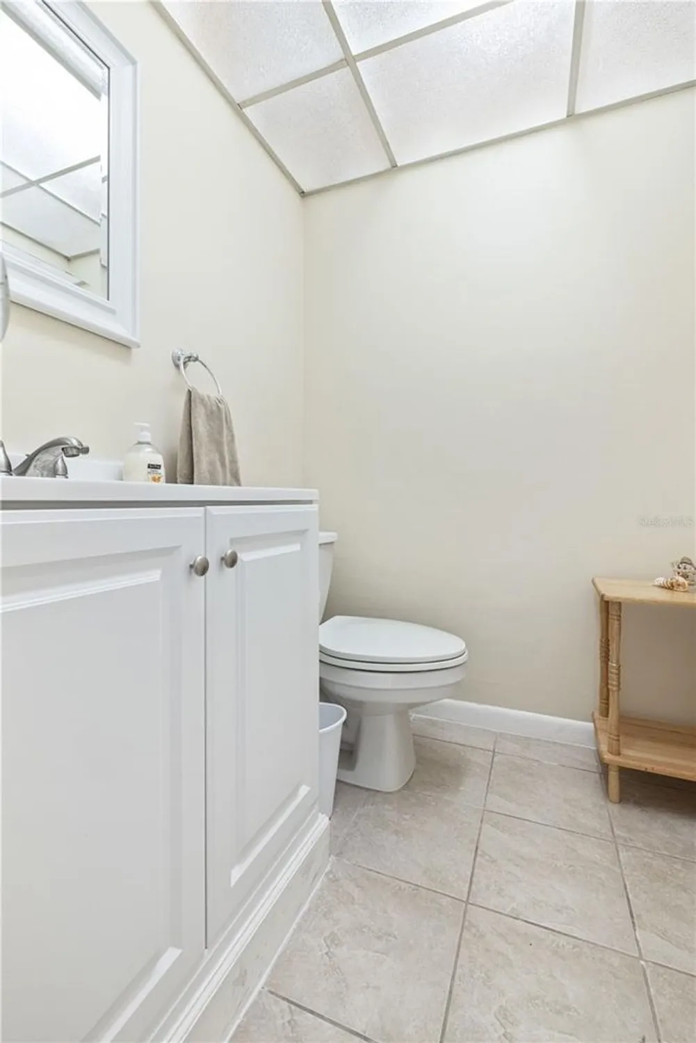 Property Slideshow image 15 of 29 | 19029 us highway 19 n apt 3-1, Clearwater, FL, 33764