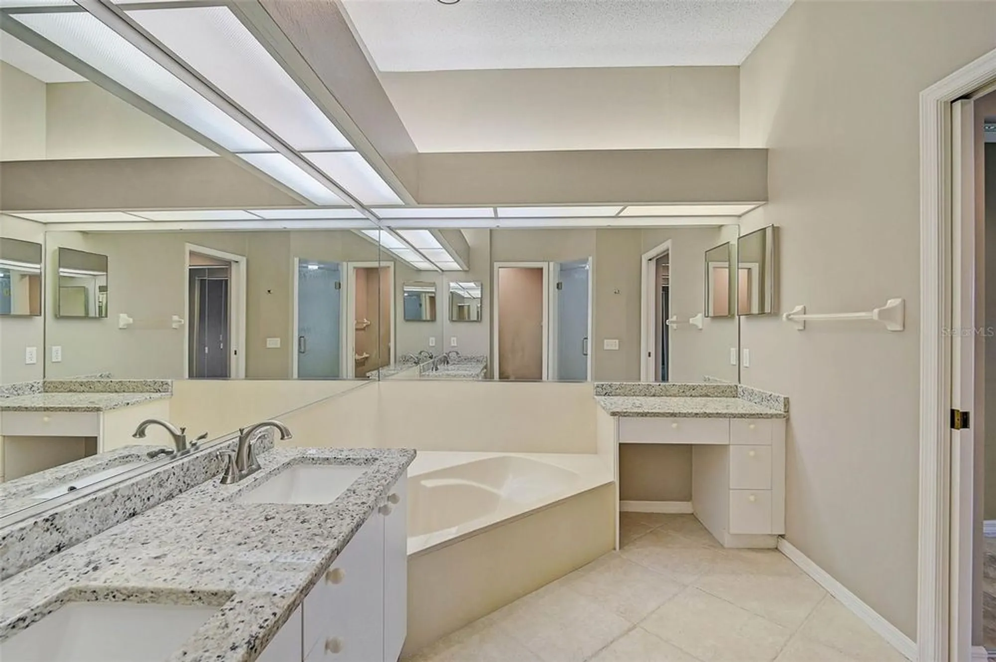 Property Slideshow image 26 of 50 | 7146 lakeside dr, Sarasota, FL, 34243