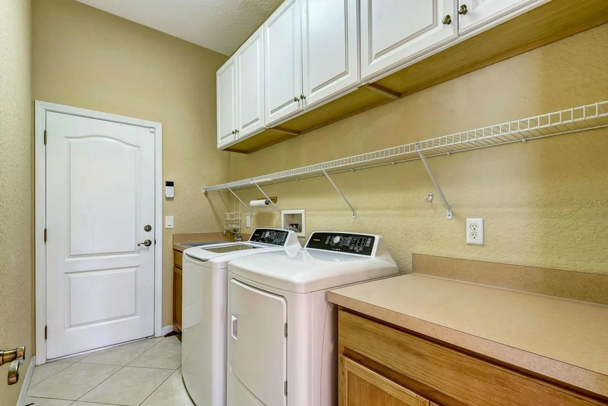 Property Slideshow image 18 of 31 | 804 regal manor way, Sun City Center, FL, 33573