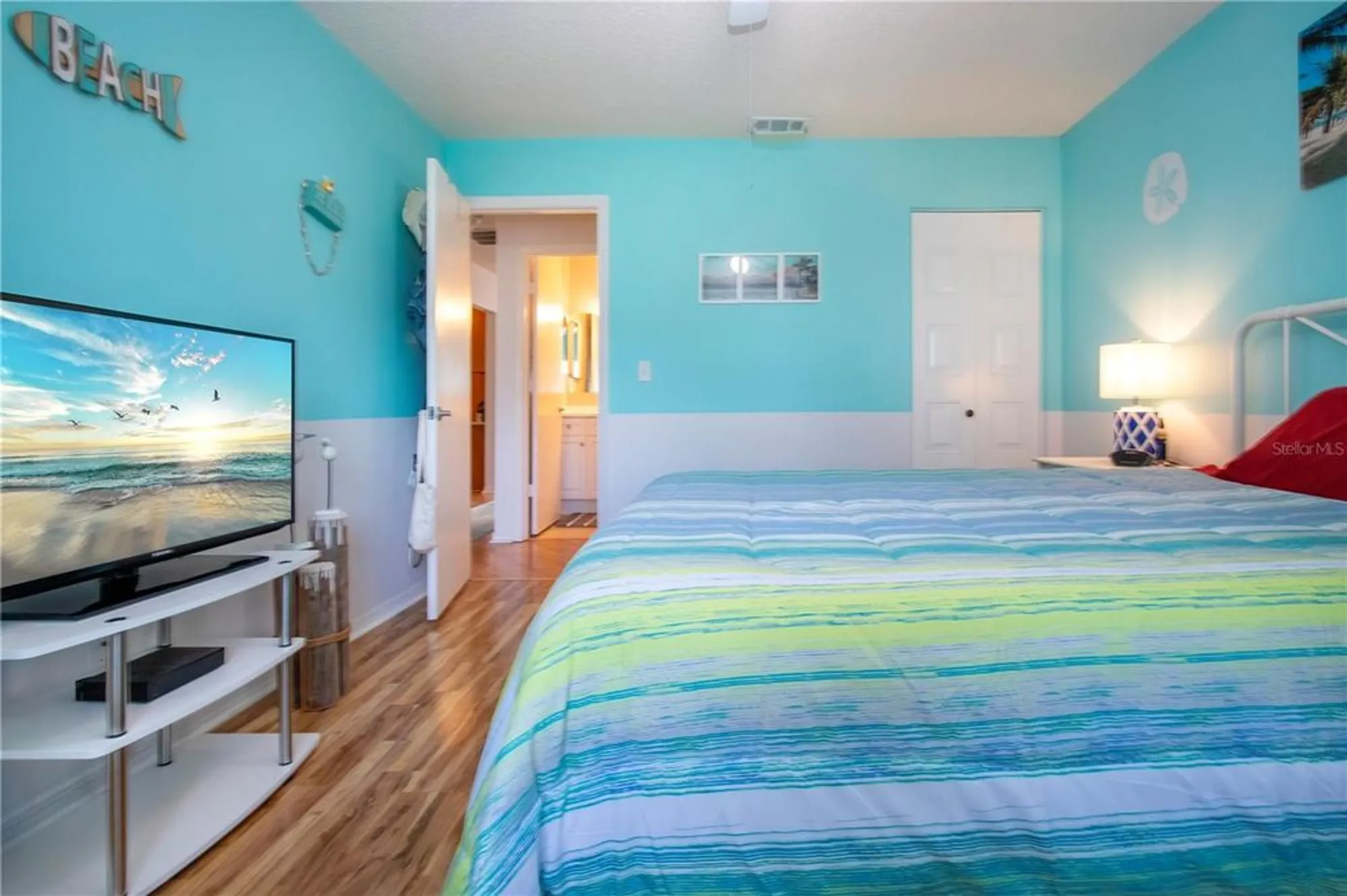 Property Slideshow image 23 of 49 | 1804 foxhunt dr b, Sun City Center, FL, 33573