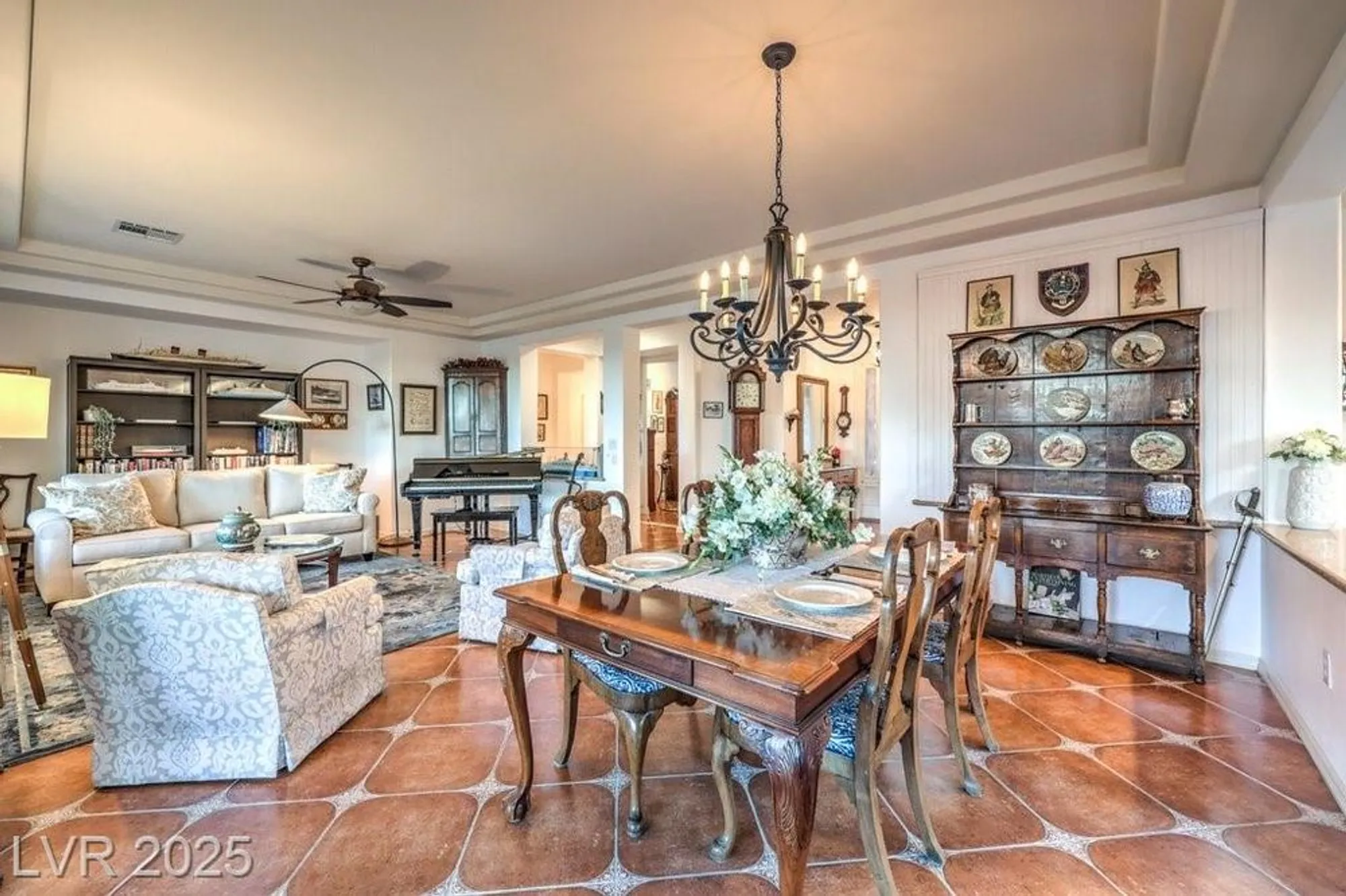 Property Slideshow image 5 of 39 | 10536 abisso dr, Las Vegas, NV, 89135