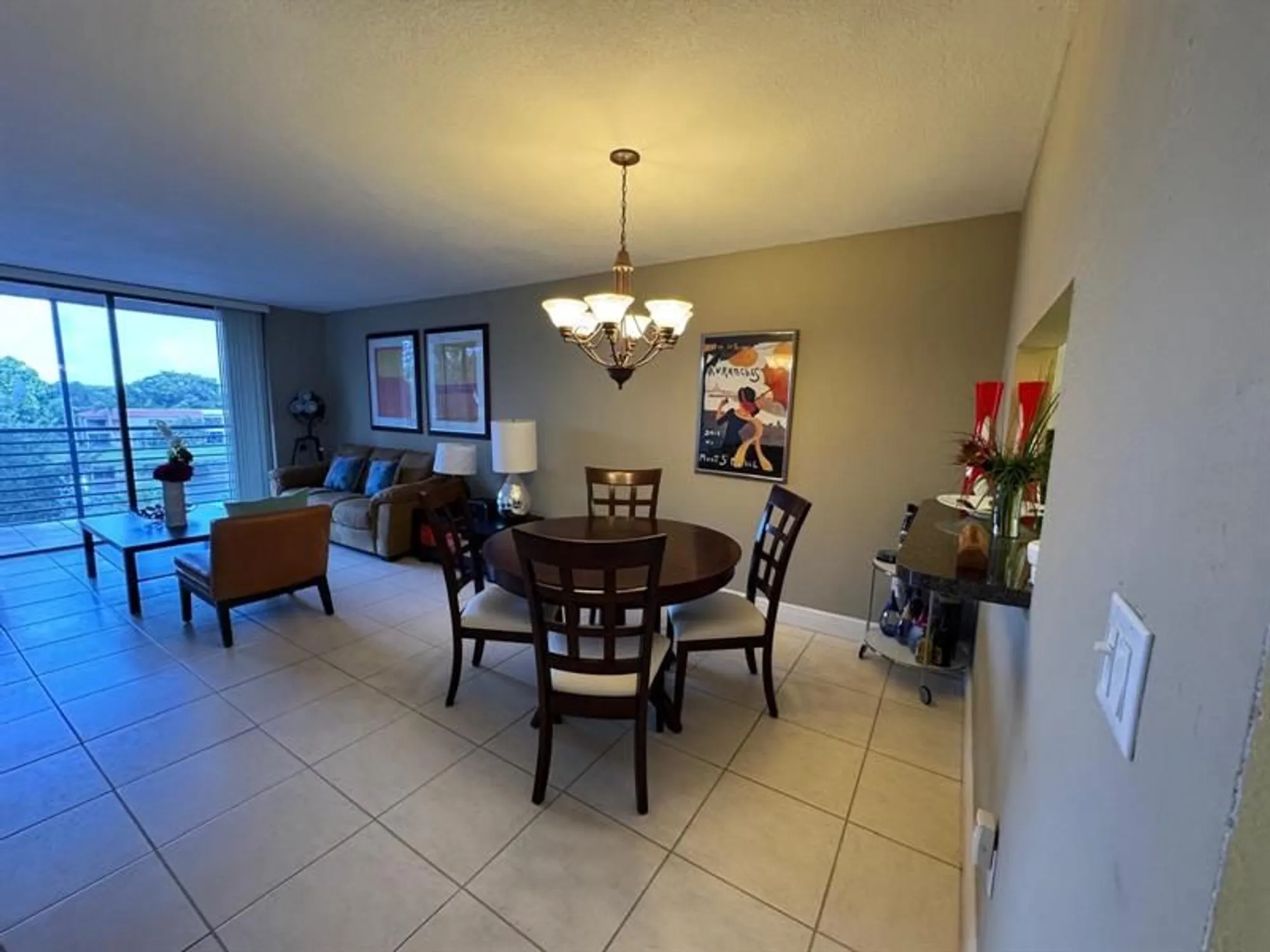 Property Slideshow image 12 of 60 | 900 colony point cir 407, Pembroke Pines, FL, 33026