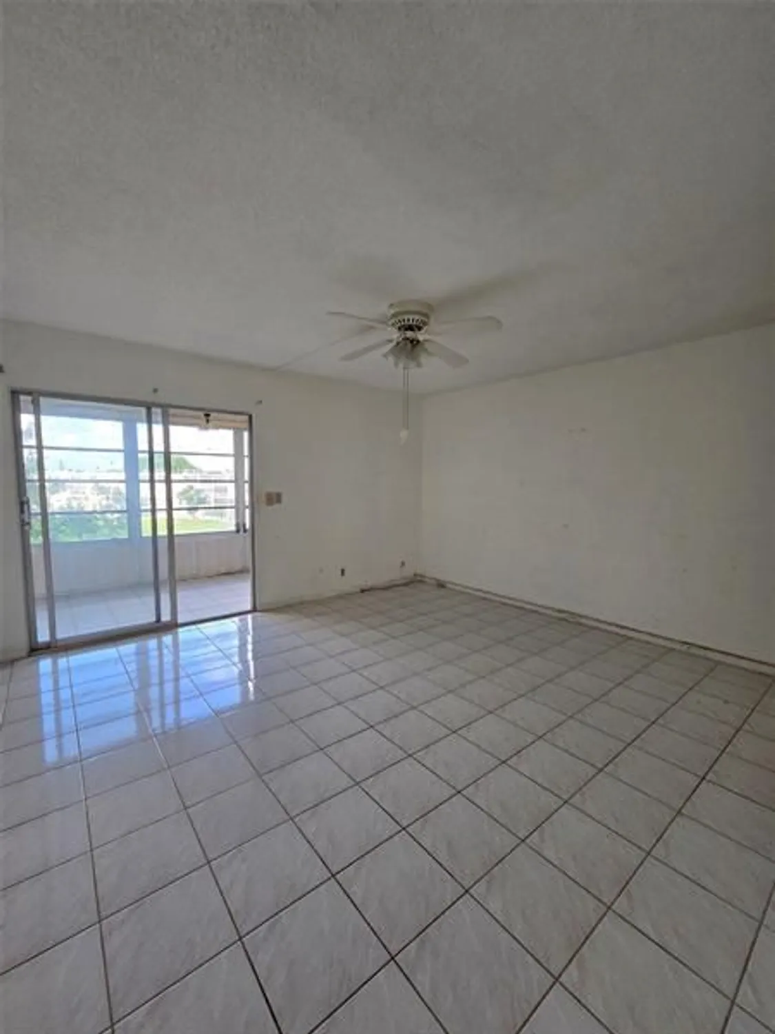 Property Slideshow image 7 of 59 | 4058 harwood e unit e, Deerfield Beach, FL, 33442
