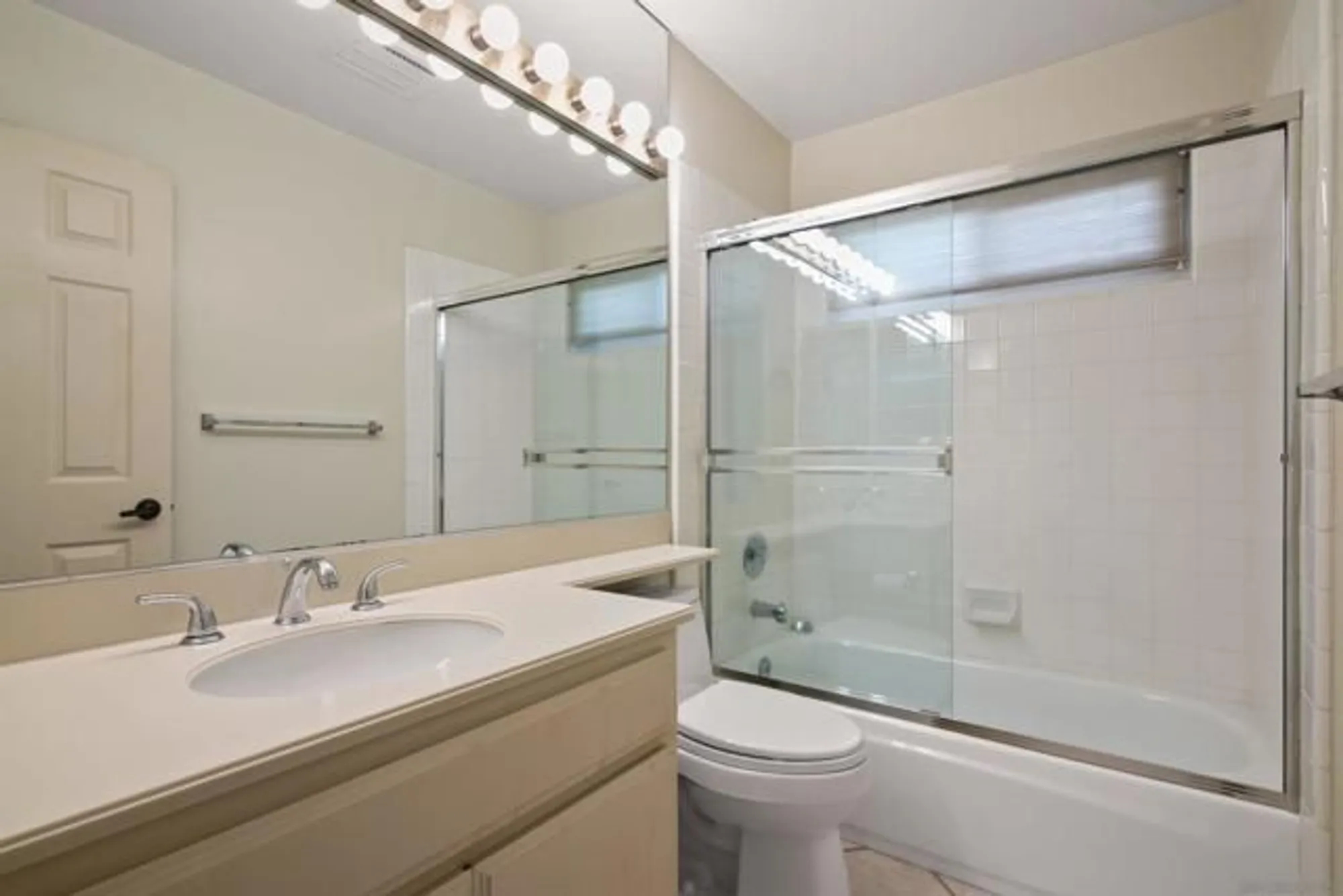 Property Slideshow image 37 of 51 | 18113 calle estepona, San Diego, CA, 92128