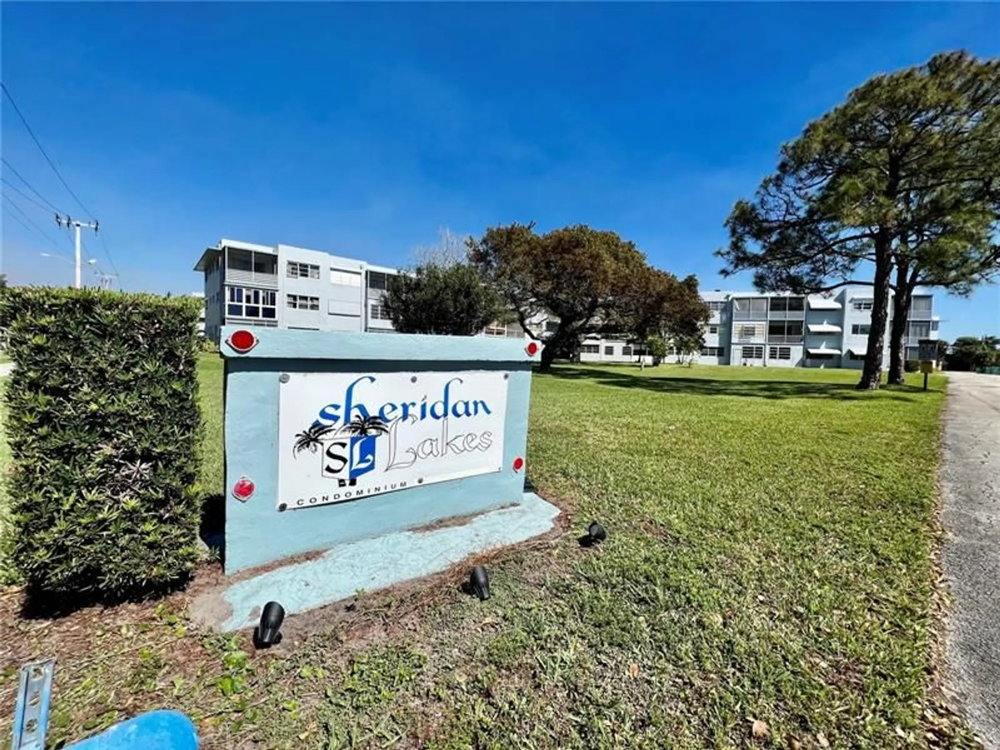 Property Slideshow image 37 of 49 | 2300 park ln 311, Hollywood, FL, 33021