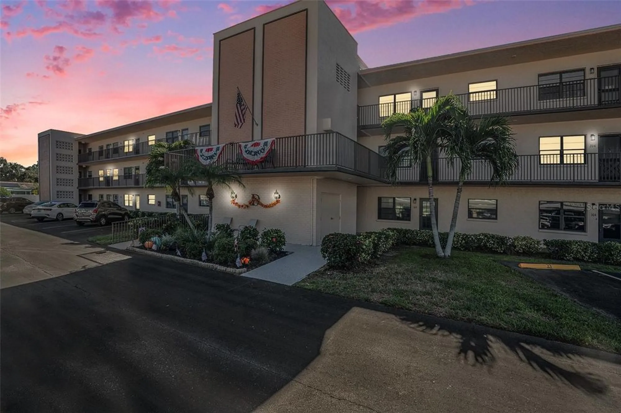 Property Slideshow image 1 of 35 | 5971 terrace park dr n unit 307, St Petersburg, FL, 33709