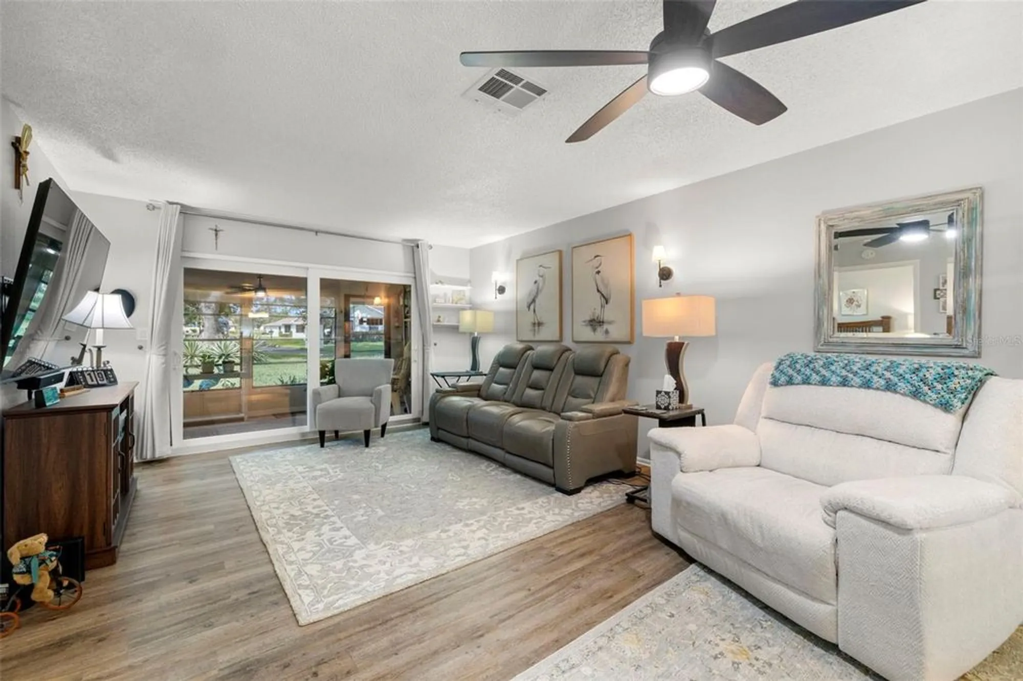 Property Slideshow image 12 of 41 | 8330 high point cir apt 6, Port Richey, FL, 34668