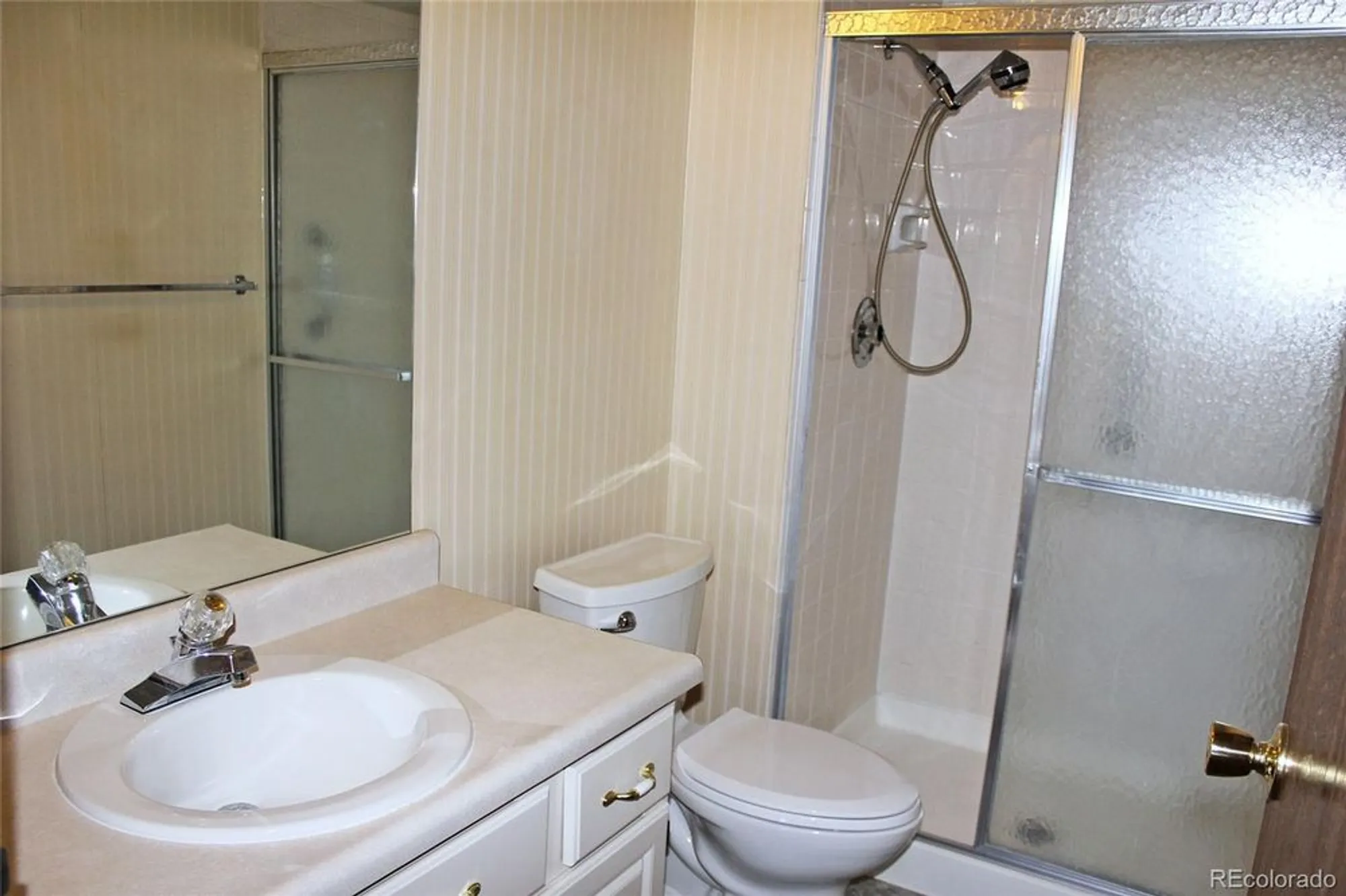 Property Slideshow image 15 of 25 | 13952 e marina dr 606, Aurora, CO, 80014