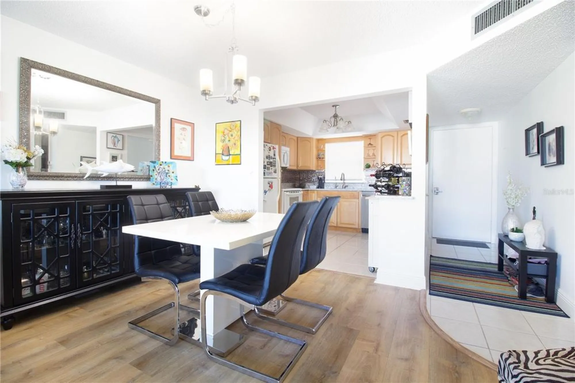 Property Slideshow image 10 of 31 | 4725 cove cir apt 207, Saint Petersburg, FL, 33708