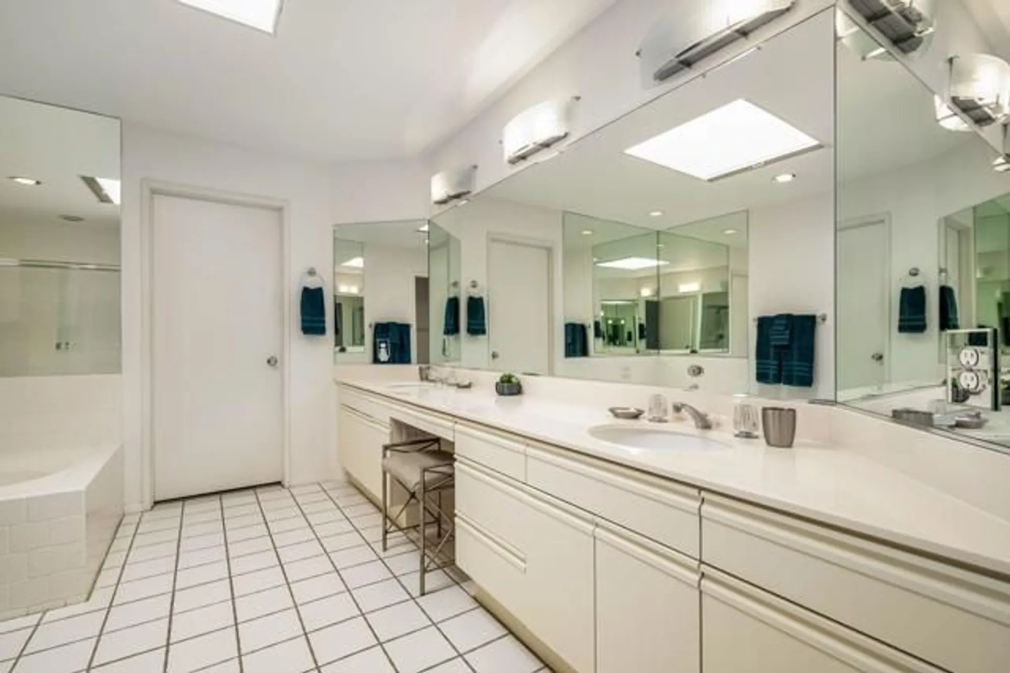 Property Slideshow image 14 of 24 | 55105 oakhill, La Quinta, CA, 92253