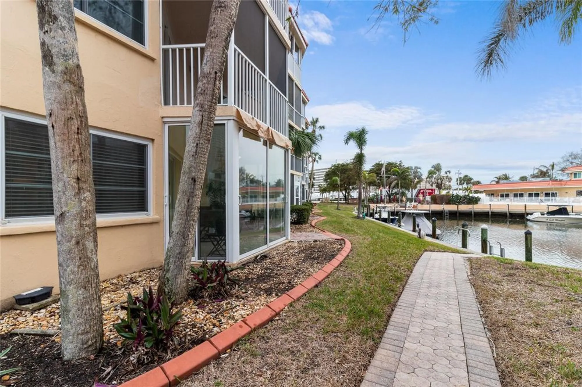 Property Slideshow image 24 of 33 | 1215 s portofino dr apt 108, Sarasota, FL, 34242
