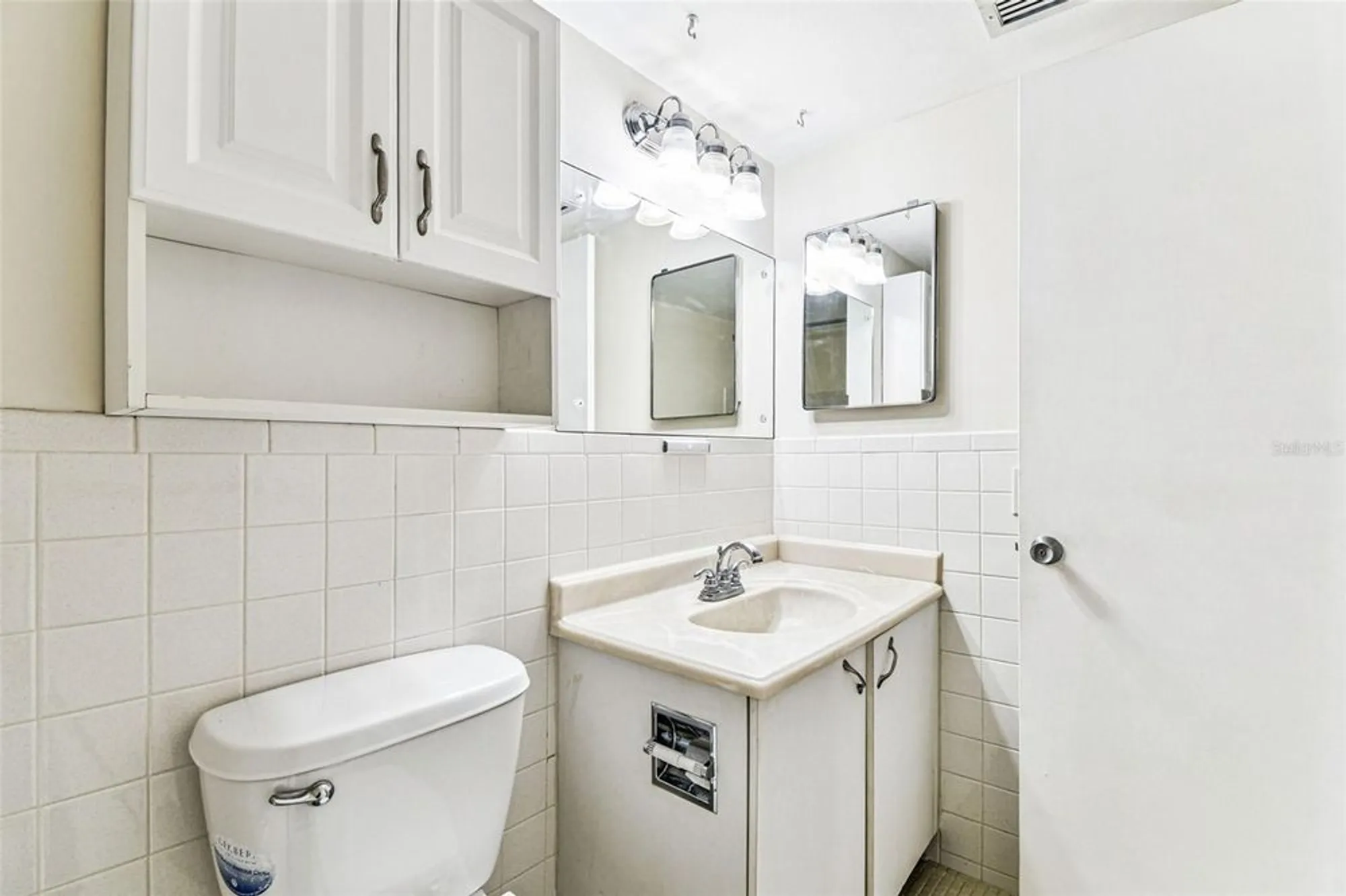 Property Slideshow image 20 of 73 | 2466 ecuadorian way apt 6, Clearwater, FL, 33763