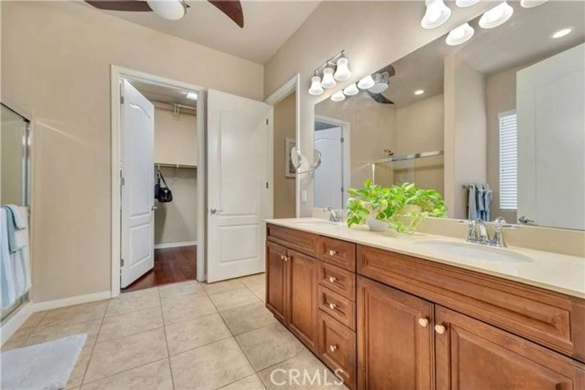 Property Slideshow image 16 of 36 | 14006 sandstone peak dr, Bakersfield, CA, 93306
