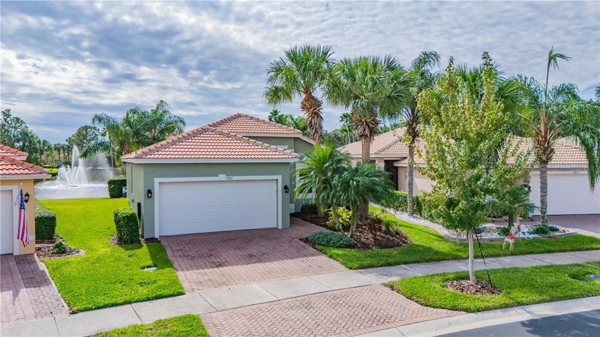 Property Slideshow image 4 of 44 | 15852 cobble mill dr, Wimauma, FL, 33598