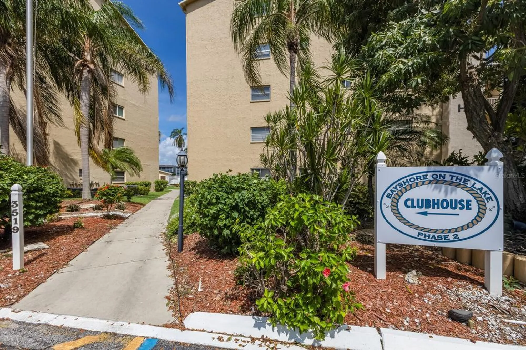 Property Slideshow image 28 of 35 | 4015 lake bayshore dr # 108, Bradenton, FL, 34205