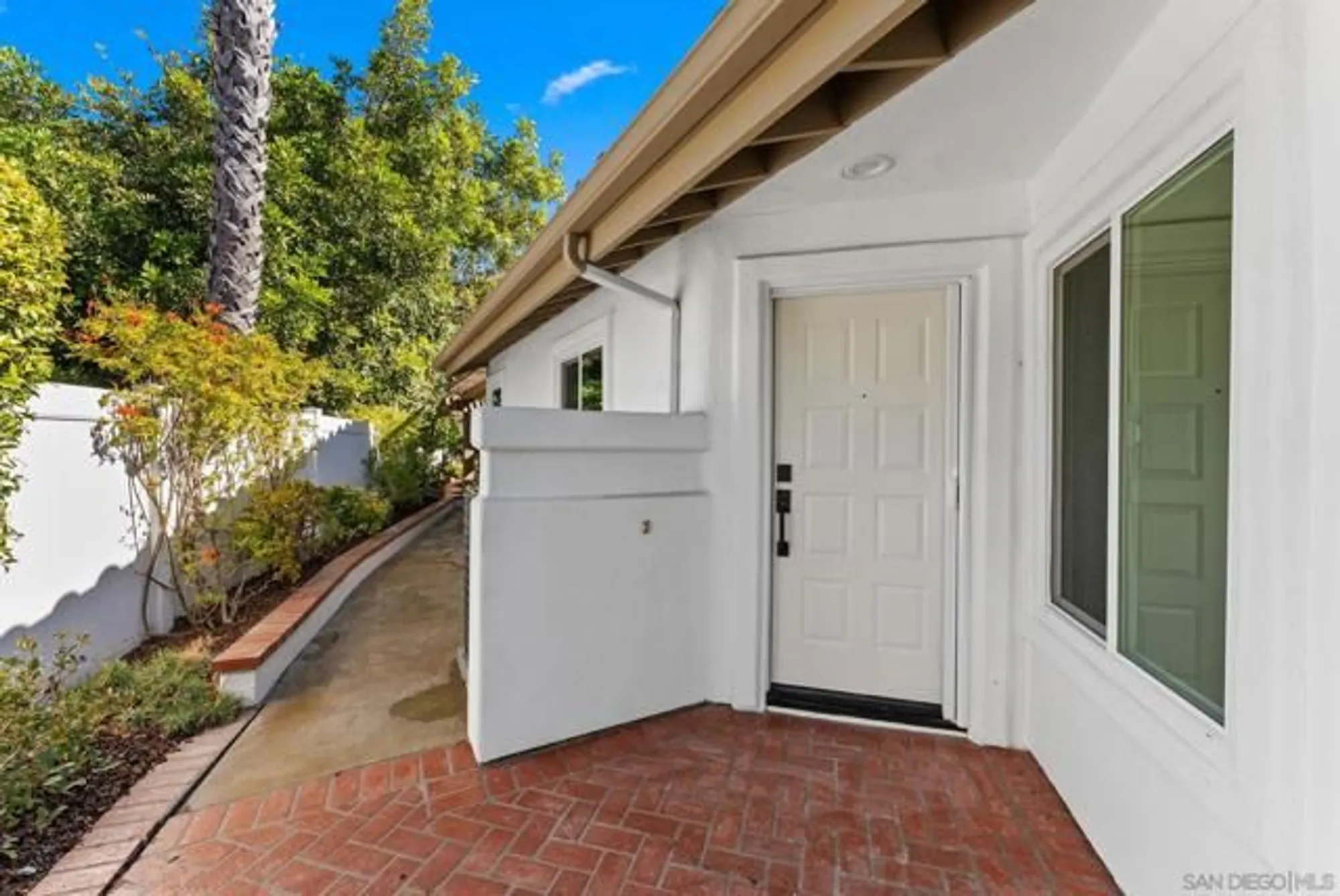 Property Slideshow image 3 of 34 | 4946 alicante way, Oceanside, CA, 92056