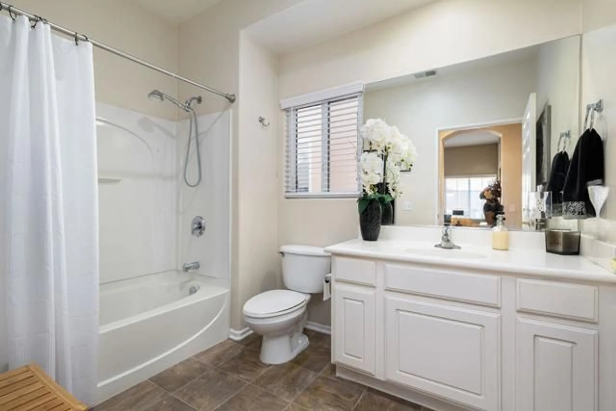 Property Slideshow image 30 of 43 | 47755 soft moonlight, La Quinta, CA, 92253