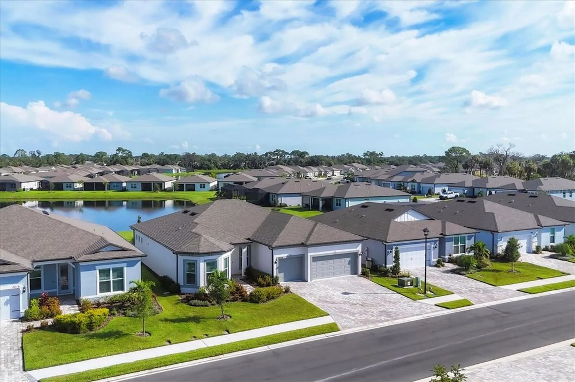 Property Slideshow image 2 of 77 | 9028 sunray cv, Parrish, FL, 34219