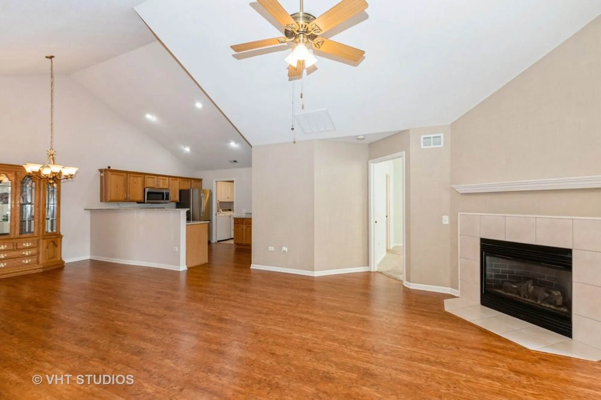 Property Slideshow image 4 of 18 | 18248 murphy cir # 18248, Tinley Park, IL, 60487
