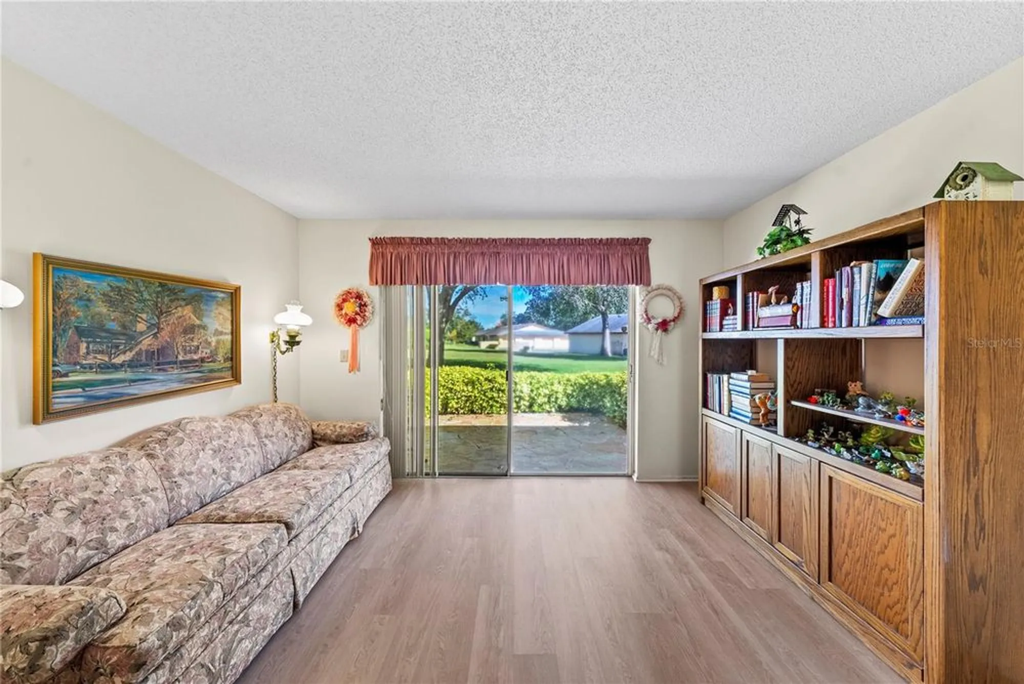 Property Slideshow image 16 of 100 | 3420 stonehaven ct d, Palm Harbor, FL, 34684