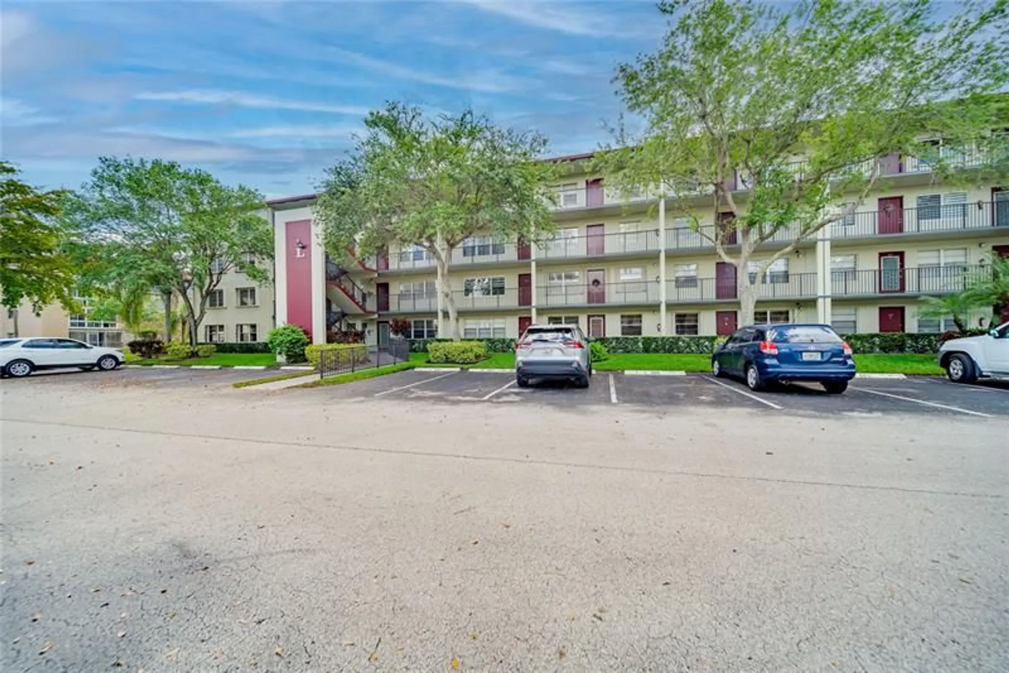 Property Slideshow image 14 of 44 | 13250 sw 7th ct 303l, Pembroke Pines, FL, 33027