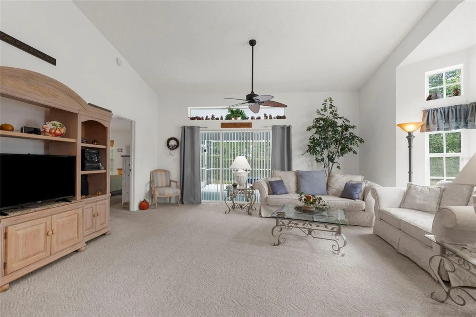 Property Slideshow image 5 of 31 | 9426 mississippi run, Weeki Wachee, FL, 34613