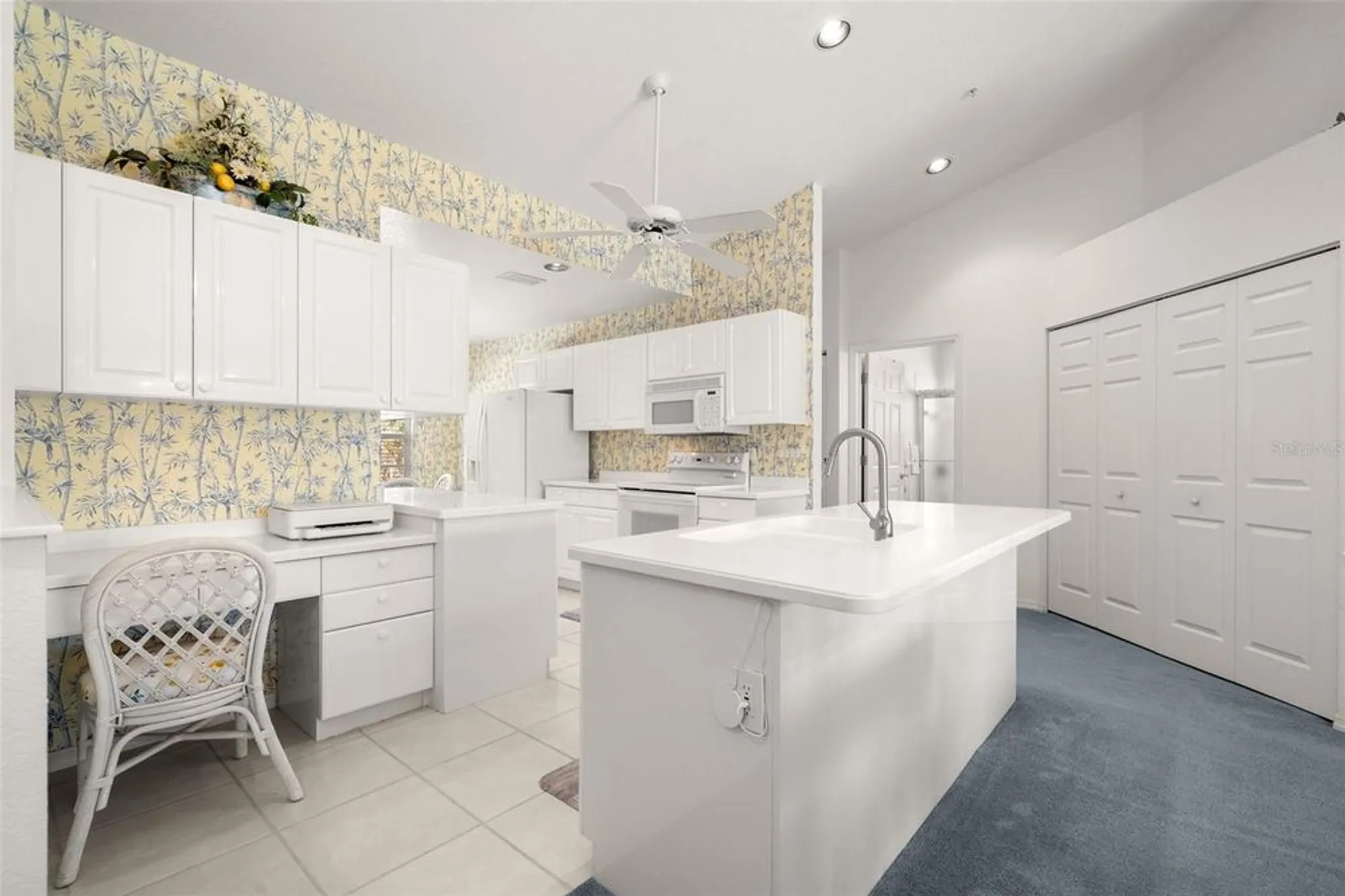 Property Slideshow image 13 of 32 | 6594 fairway gardens dr # 6594, Bradenton, FL, 34203