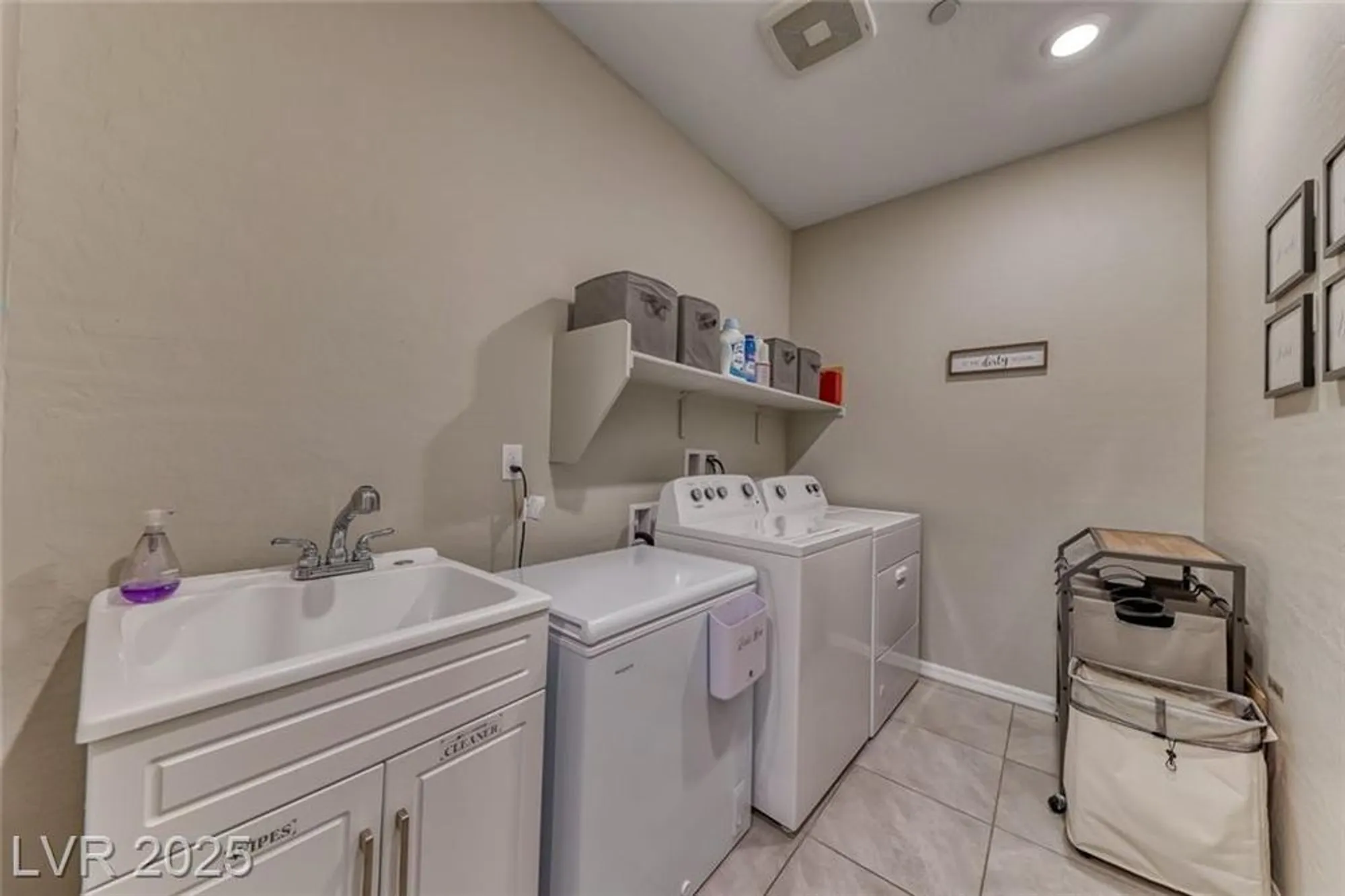 Property Slideshow image 25 of 54 | 13 stone yucca ct, Henderson, NV, 89011
