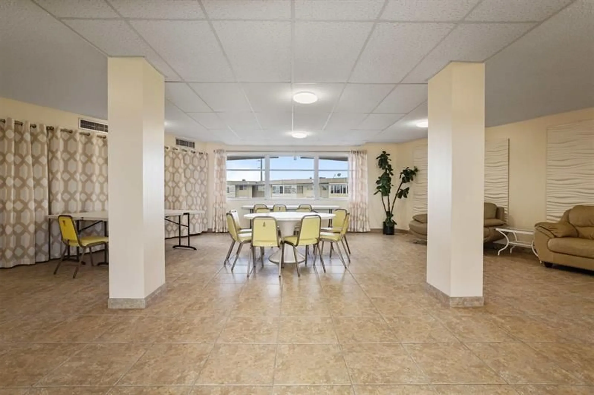 Property Slideshow image 44 of 46 | 3051 nw 46th ave 408, Lauderdale Lakes, FL, 33313