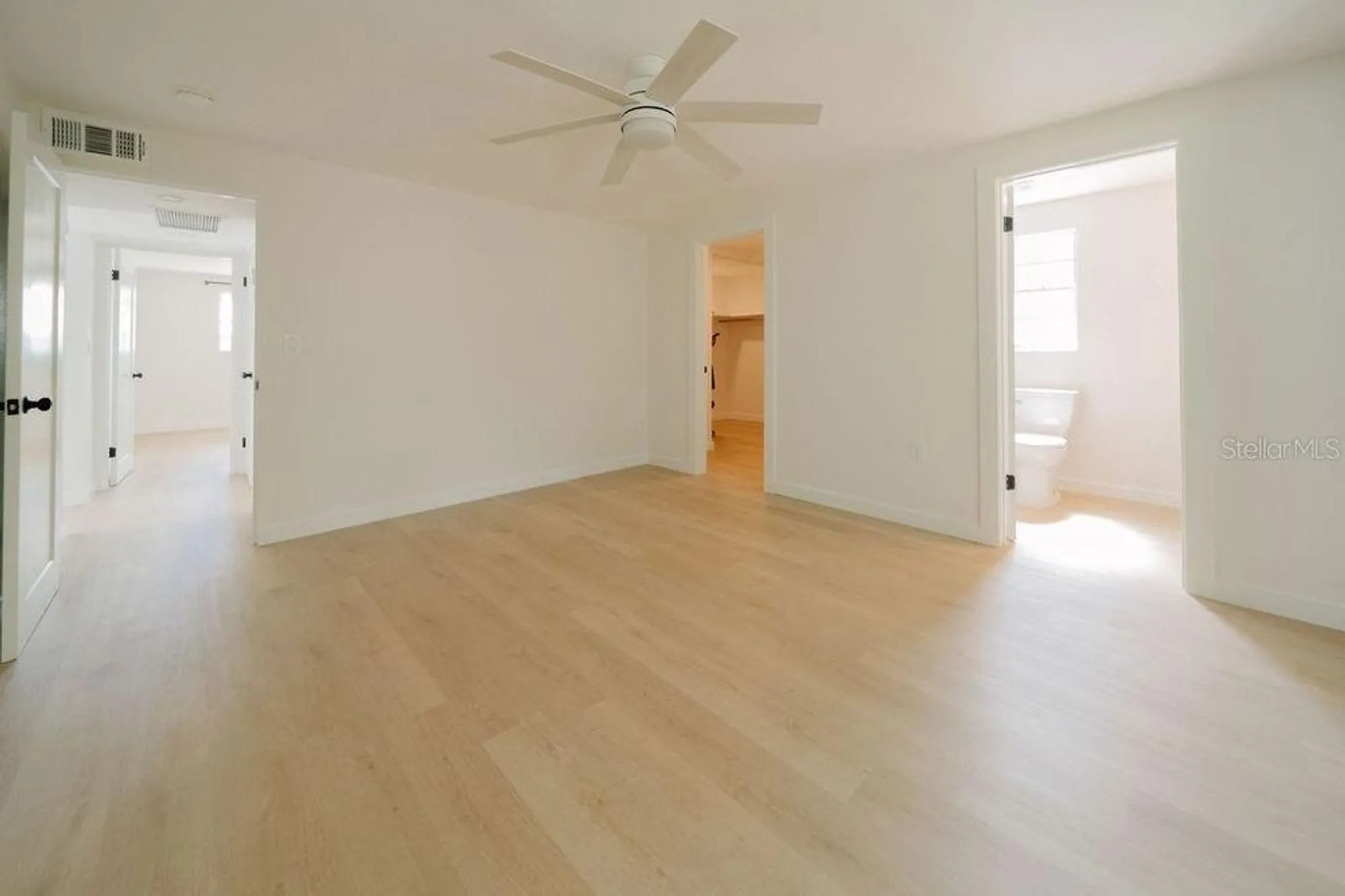 Property Slideshow image 8 of 34 | 669 spanish dr n # 21, Longboat Key, FL, 34228