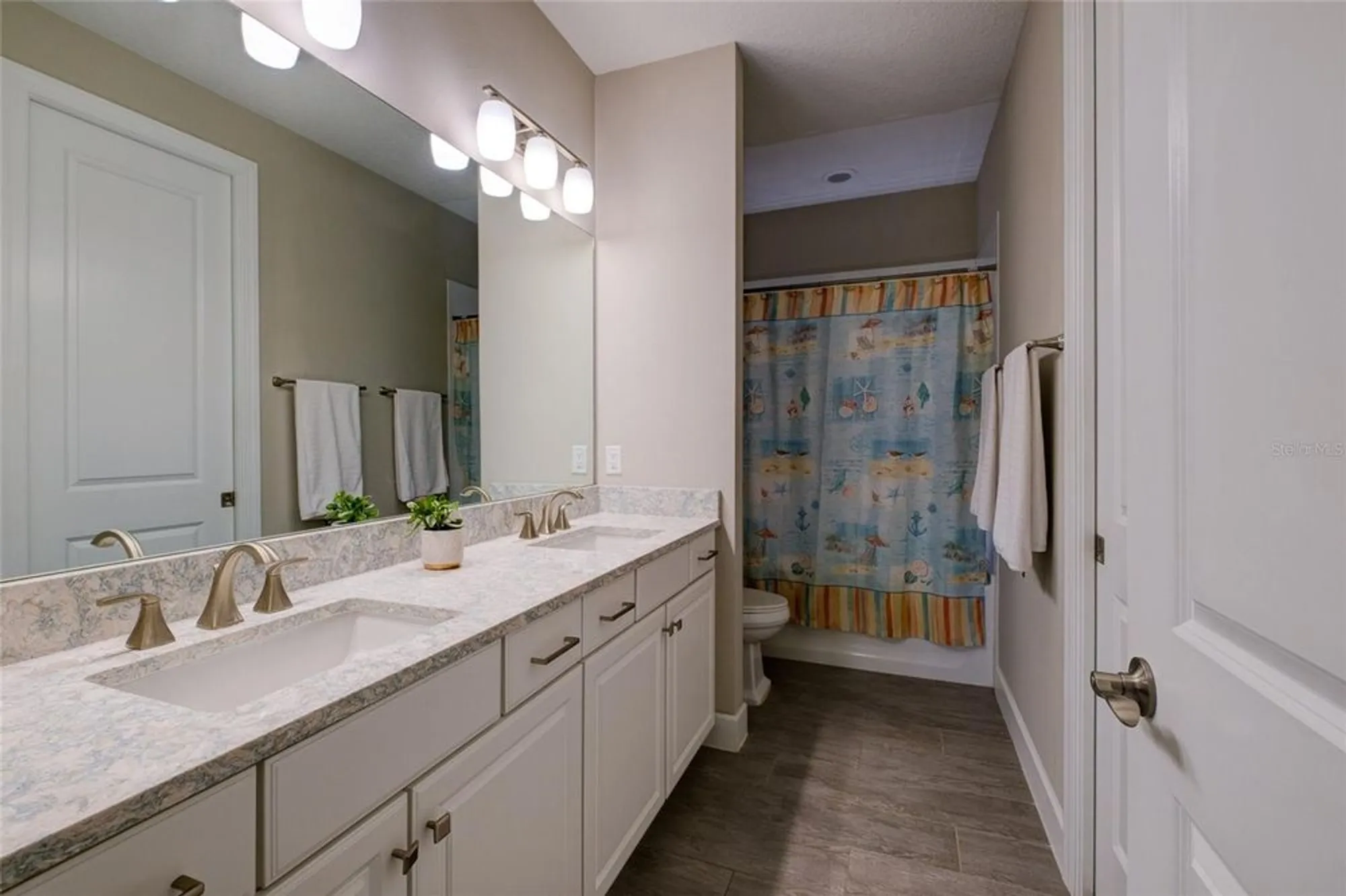 Property Slideshow image 24 of 46 | 5301 bartolomeo st, Sarasota, FL, 34238