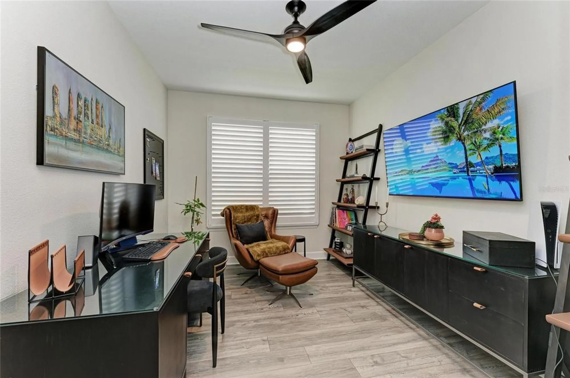 Property Slideshow image 20 of 53 | 16225 paynes mill dr, Bradenton, FL, 34211