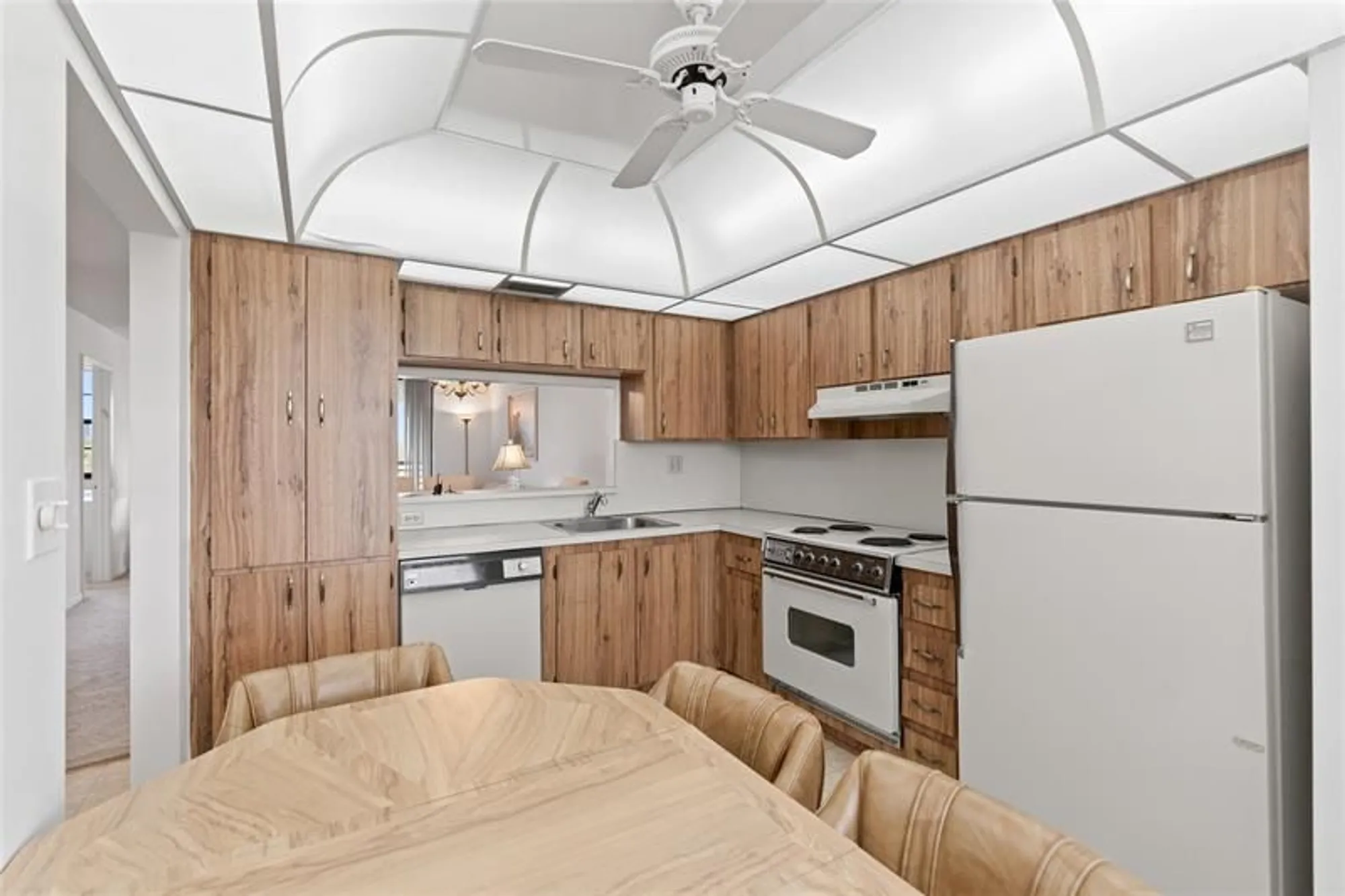 Property Slideshow image 9 of 38 | 900 colony point cir 511, Pembroke Pines, FL, 33026