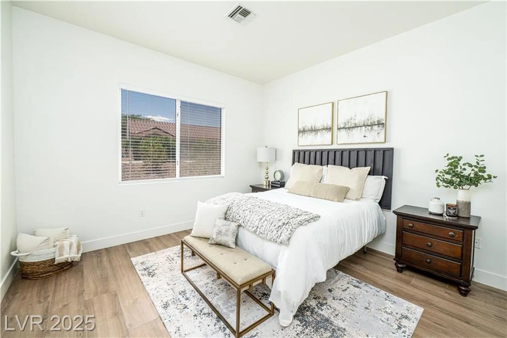 Property Slideshow image 12 of 37 | 10301 coal creek pl, Las Vegas, NV, 89134