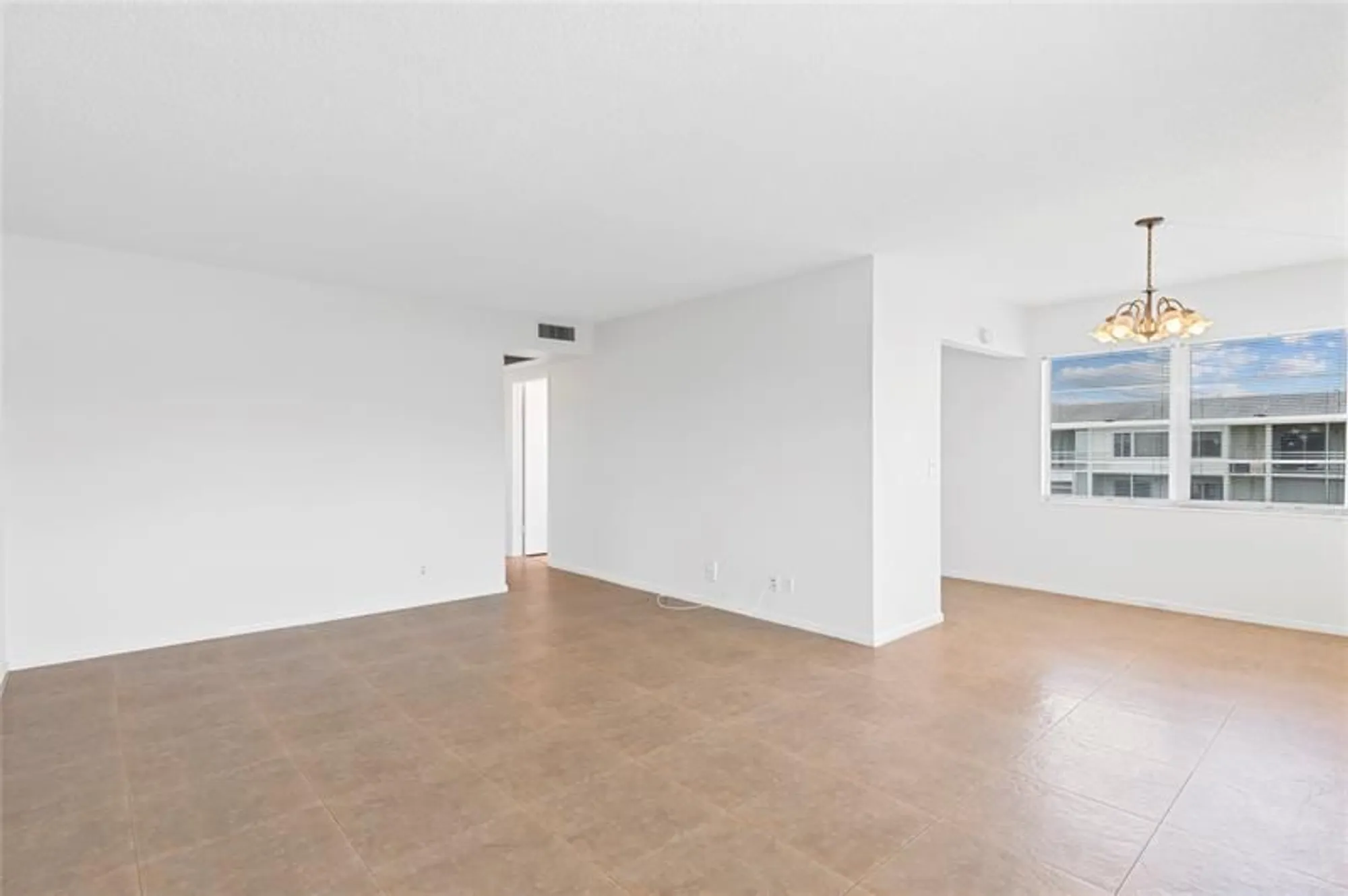 Property Slideshow image 14 of 26 | 410 fanshaw j # 410, Boca Raton, FL, 33434