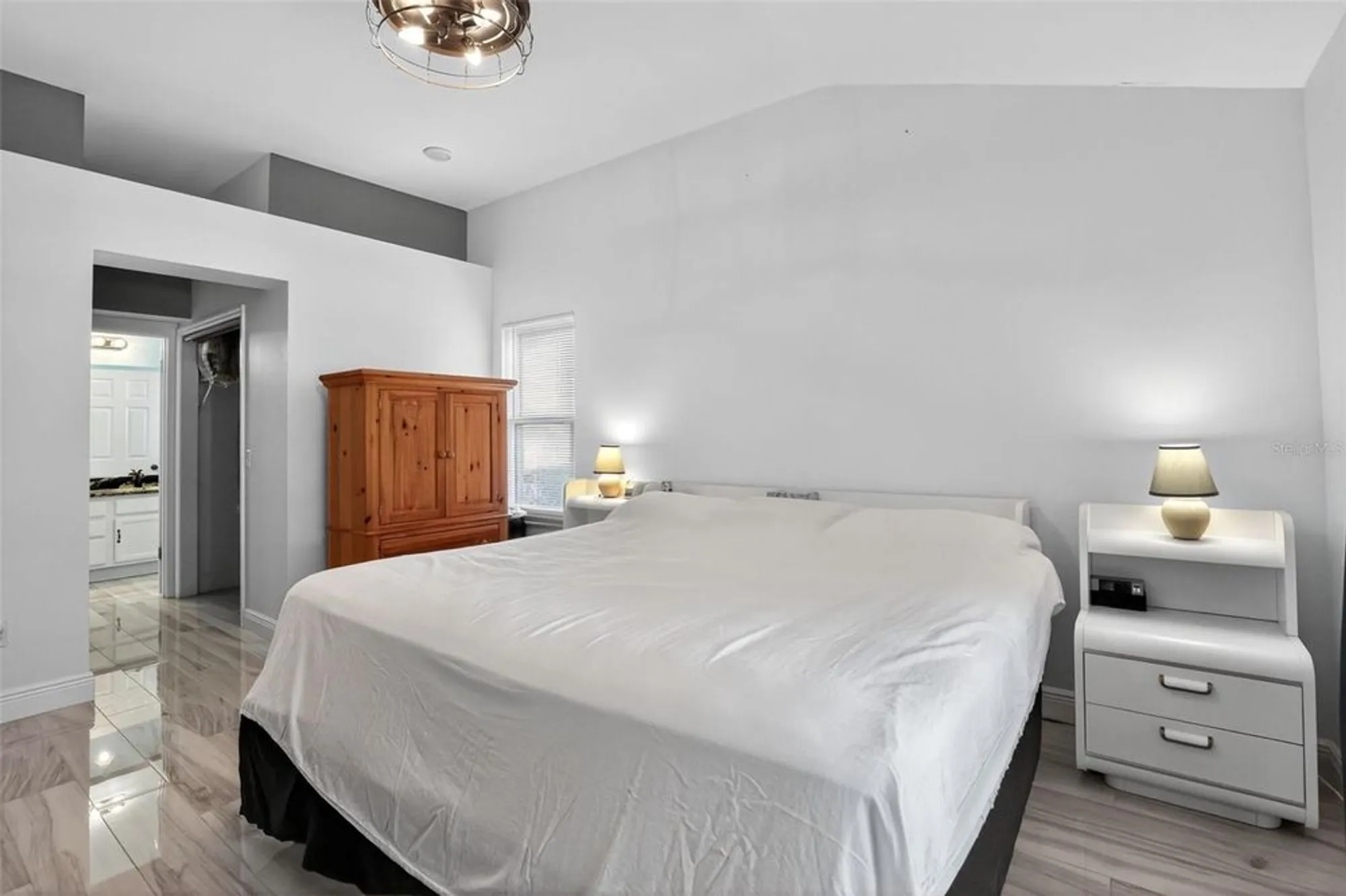 Property Slideshow image 24 of 32 | 411 del mar dr, Lady Lake, FL, 32159