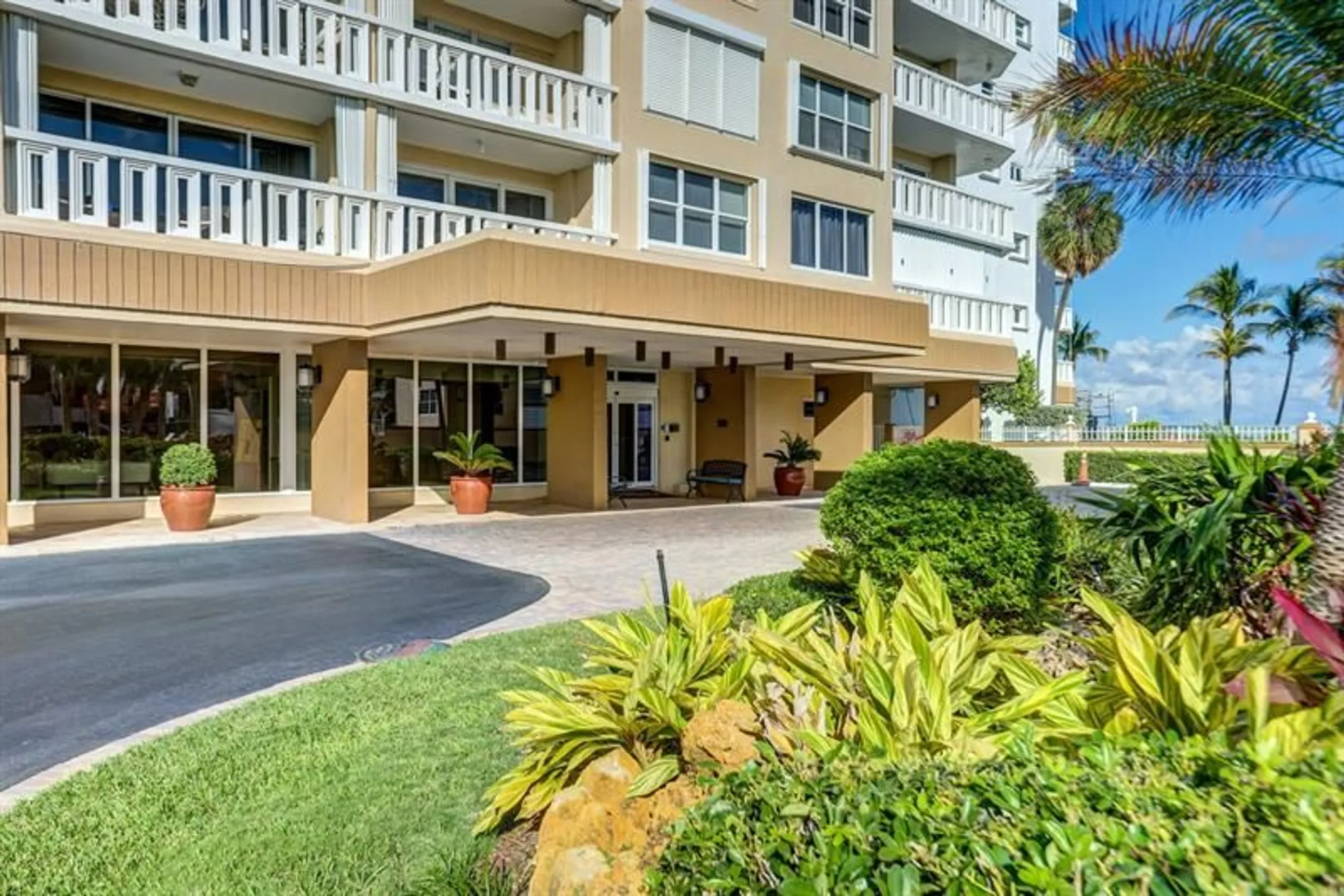 Property Slideshow image 36 of 51 | 1012 n ocean blvd ph 7, Pompano Beach, FL, 33062