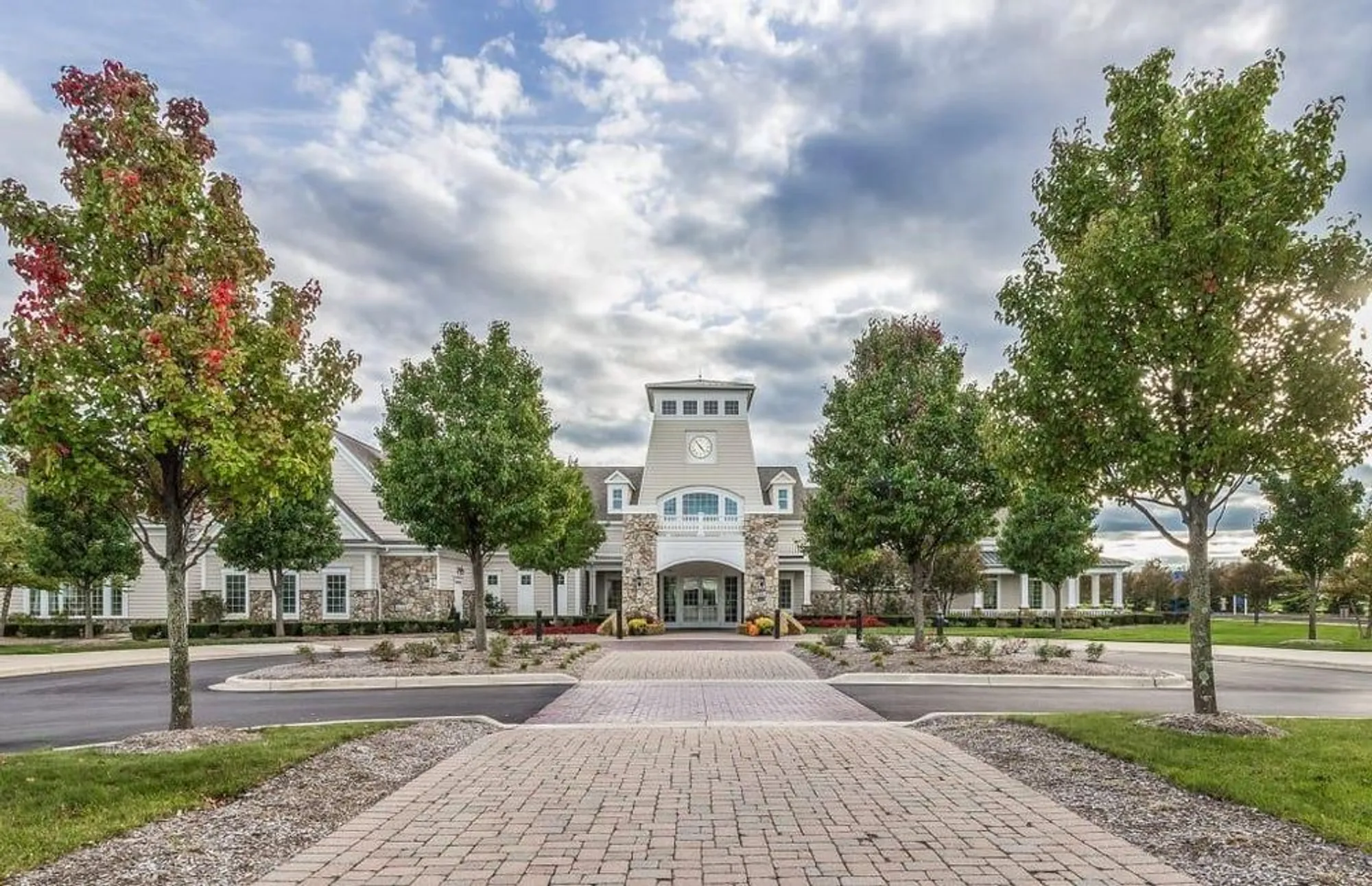 Property Slideshow image 32 of 60 | 9411 saint andrews dr, Grand Blanc, MI, 48439