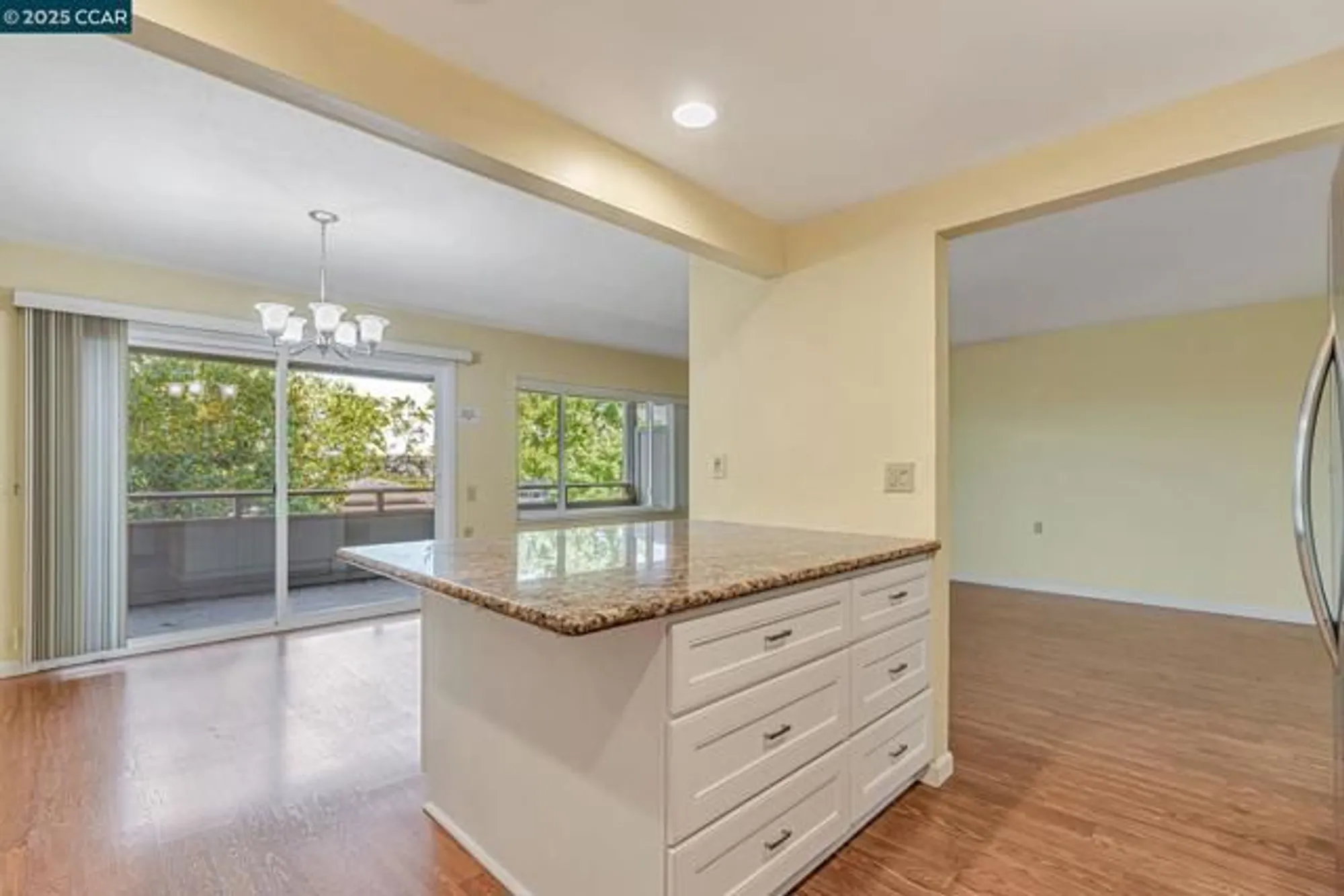 Property Slideshow image 9 of 30 | 1909 skycrest dr 2, Walnut Creek, CA, 94595
