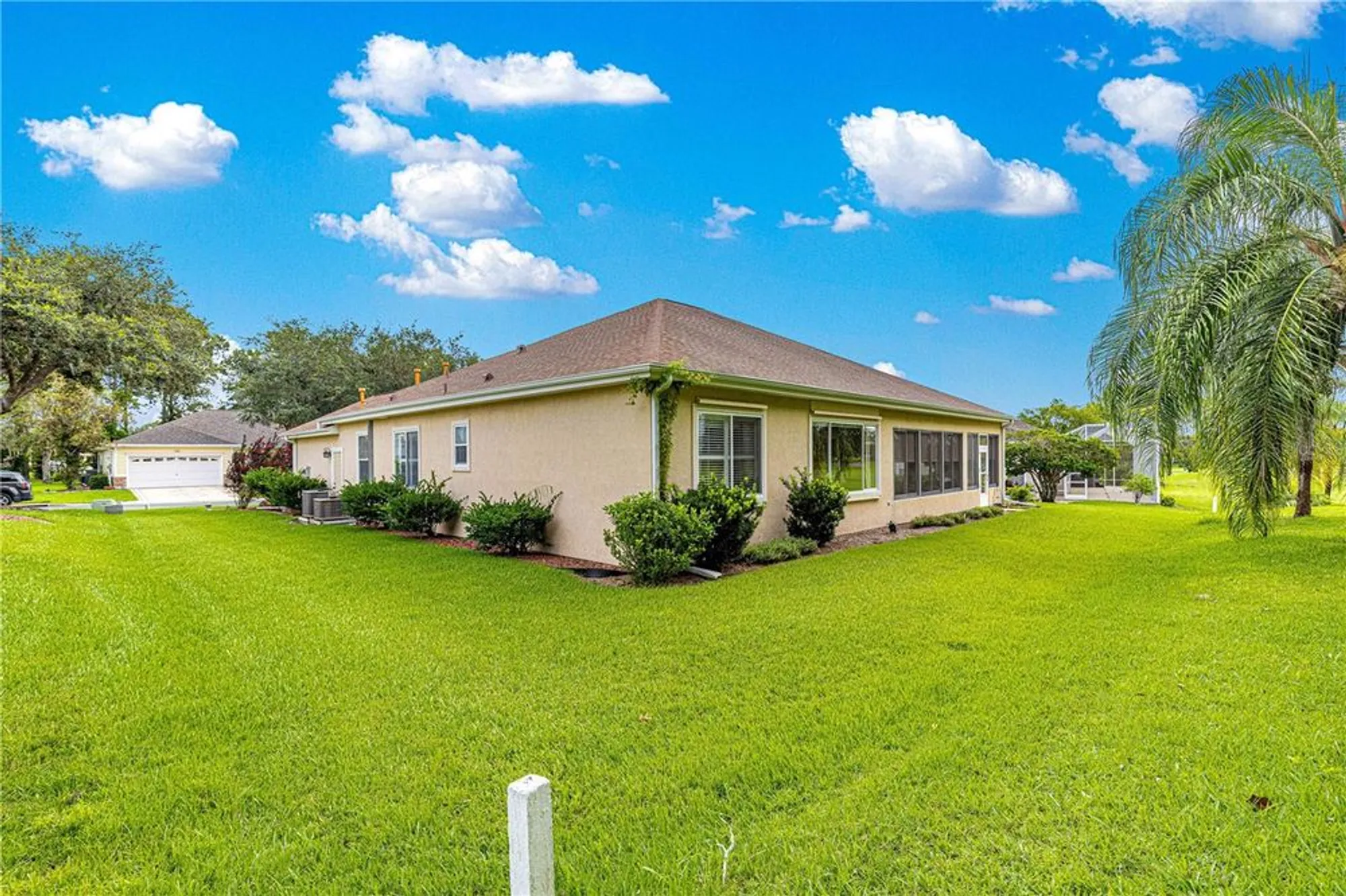 Property Slideshow image 7 of 47 | 13195 se 93rd cir, Summerfield, FL, 34491