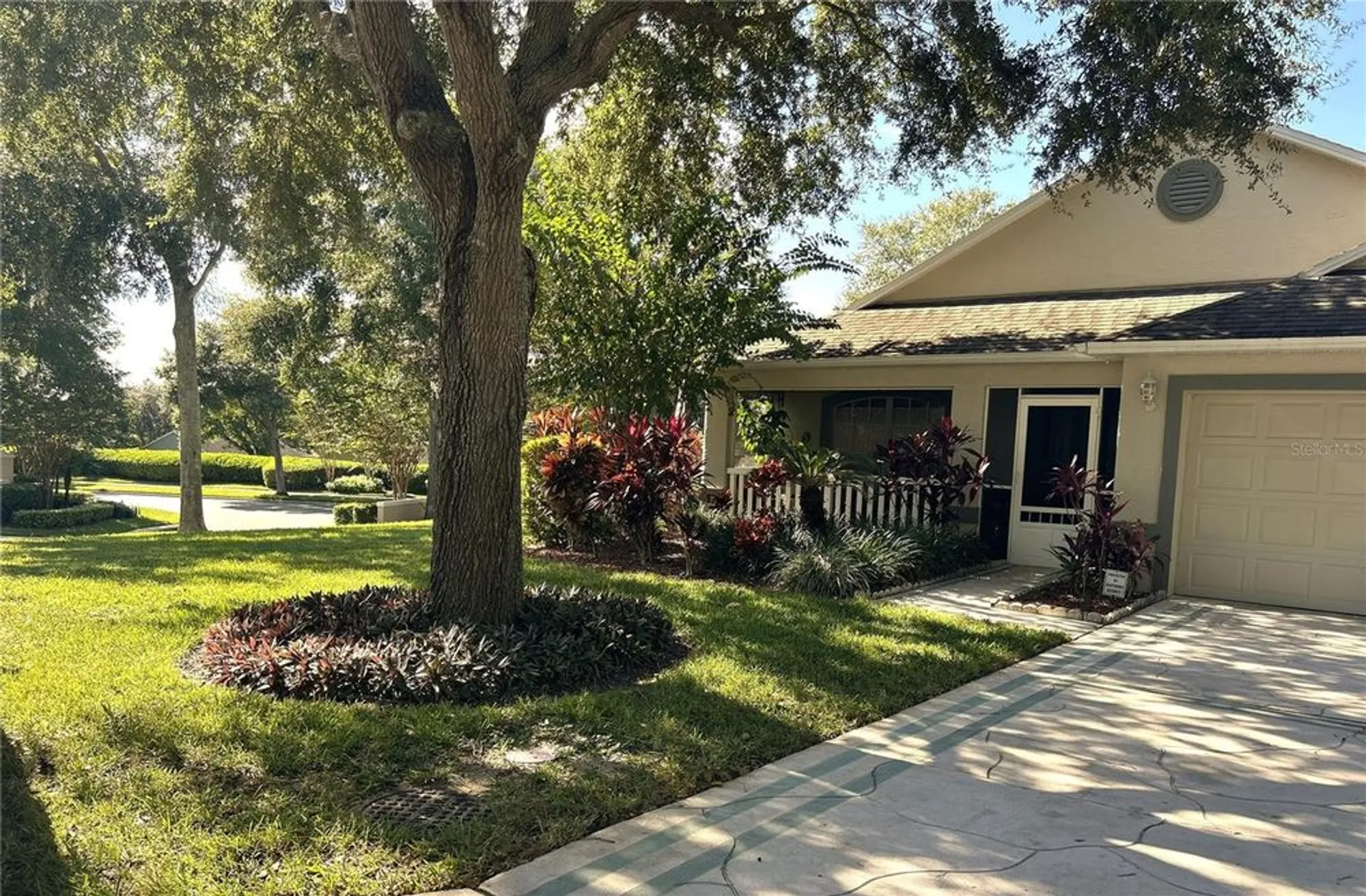 Property Slideshow image 2 of 24 | 3501 westerham dr, Clermont, FL, 34711